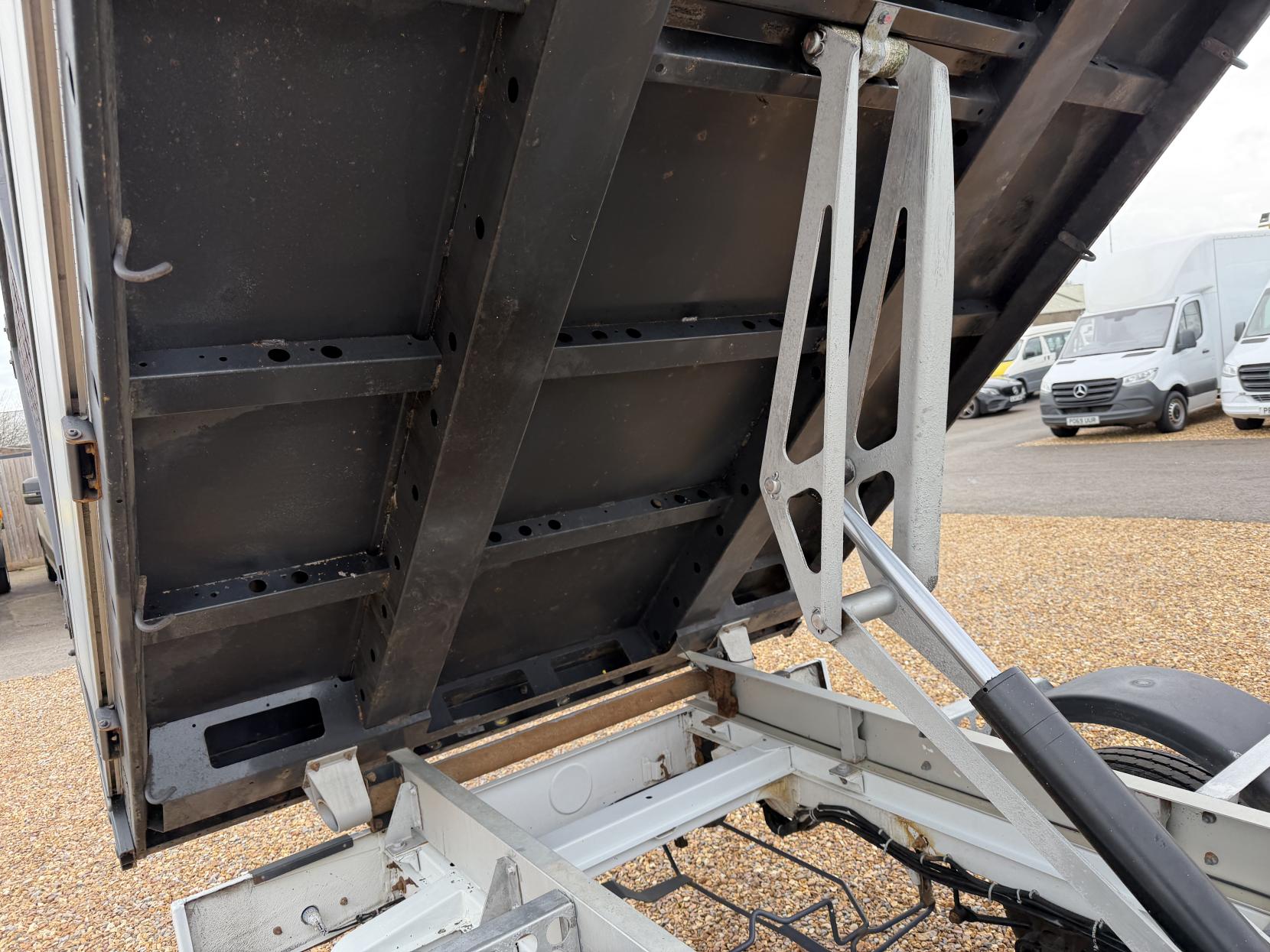 Mercedes-Benz Sprinter 2.1 316 CDI Chassis Cab 2dr Diesel Manual RWD L2 Euro 6 (163 ps)