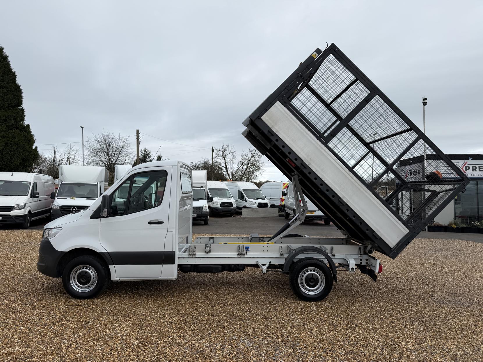 Mercedes-Benz Sprinter 2.1 316 CDI Chassis Cab 2dr Diesel Manual RWD L2 Euro 6 (163 ps)