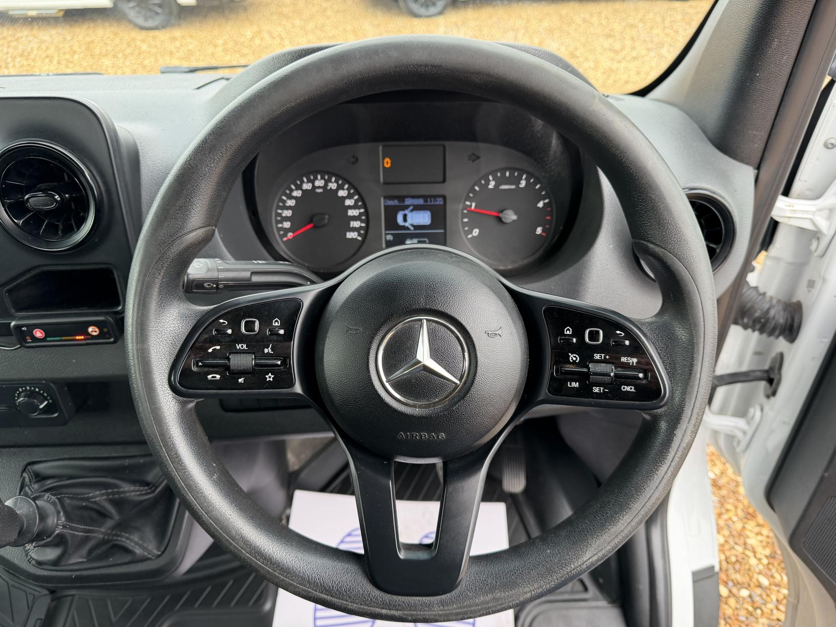 Mercedes-Benz Sprinter 2.1 316 CDI Chassis Cab 2dr Diesel Manual RWD L2 Euro 6 (163 ps)