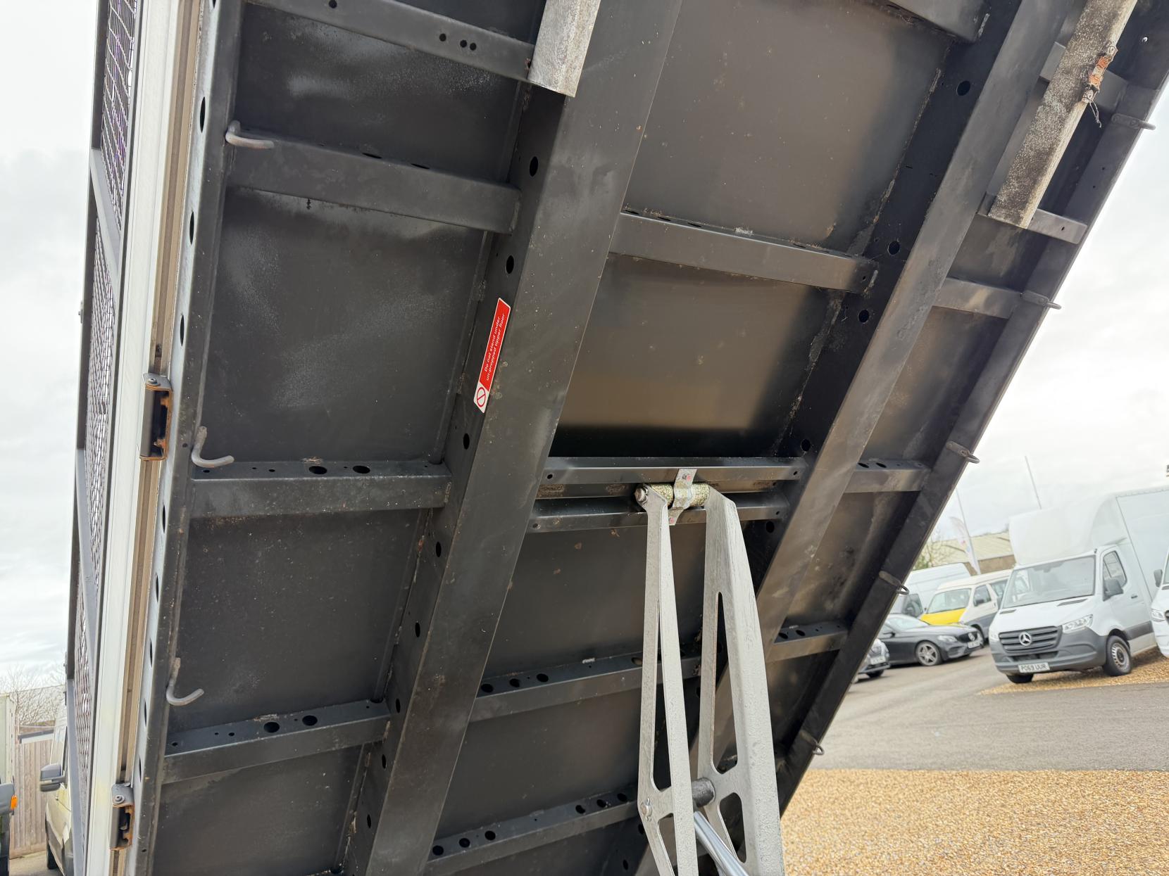 Mercedes-Benz Sprinter 2.1 316 CDI Chassis Cab 2dr Diesel Manual RWD L2 Euro 6 (163 ps)