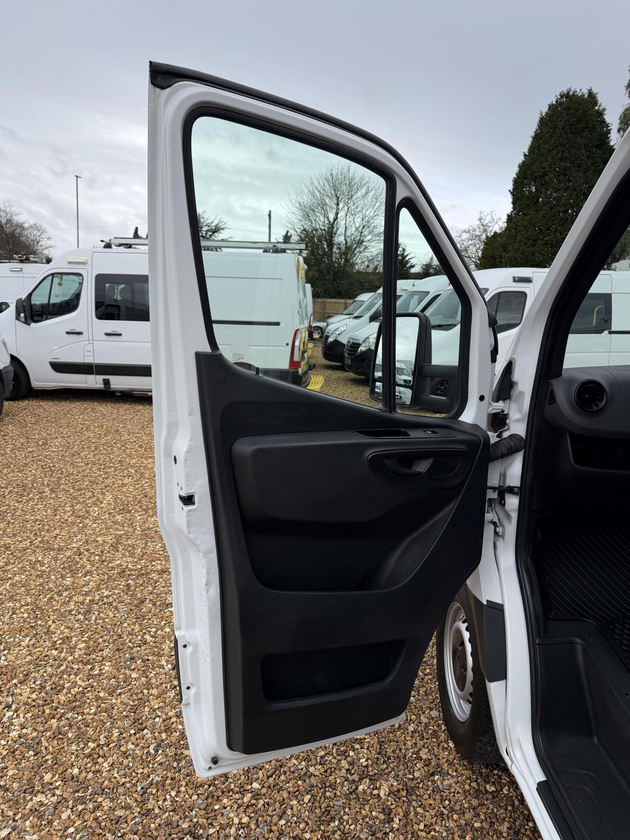 Mercedes-Benz Sprinter 2.1 316 CDI Chassis Cab 2dr Diesel Manual RWD L2 Euro 6 (163 ps)