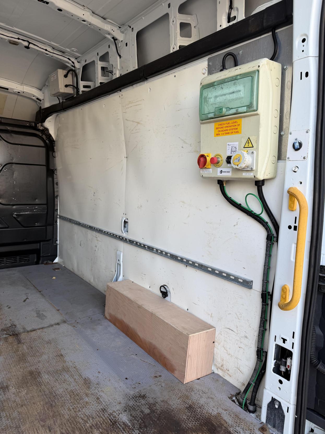 Ford Transit 2.0 350 EcoBlue Panel Van 5dr Diesel Manual RWD L2 H3 Euro 6 (170 ps)