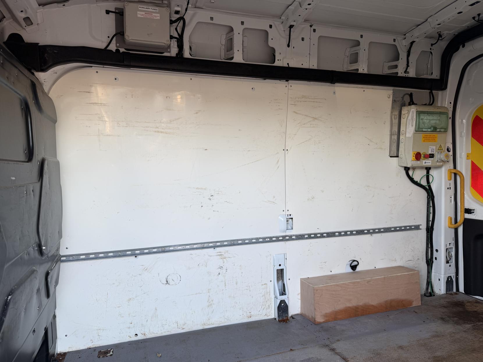 Ford Transit 2.0 350 EcoBlue Panel Van 5dr Diesel Manual RWD L2 H3 Euro 6 (170 ps)