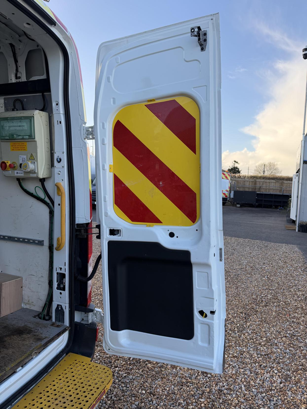 Ford Transit 2.0 350 EcoBlue Panel Van 5dr Diesel Manual RWD L2 H3 Euro 6 (170 ps)