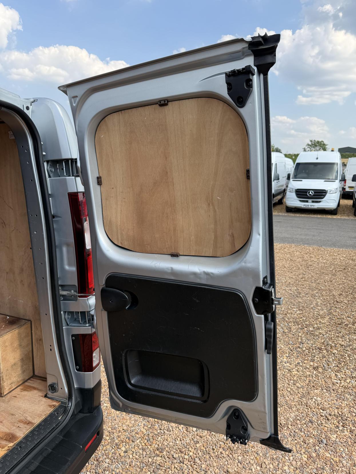 2023 Nissan Primastar 2.0 dCi 30 Tekna Crew Van Double Cab 6dr Diesel Manual L2 H1 Euro 6 (s/s) (110 ps) - Thumbnail 39