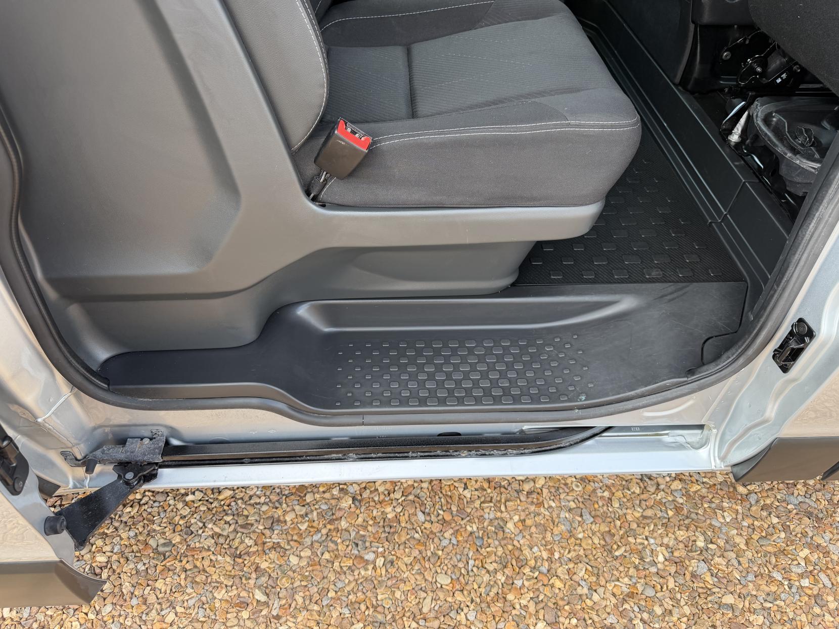 2023 Nissan Primastar 2.0 dCi 30 Tekna Crew Van Double Cab 6dr Diesel Manual L2 H1 Euro 6 (s/s) (110 ps) - Thumbnail 33