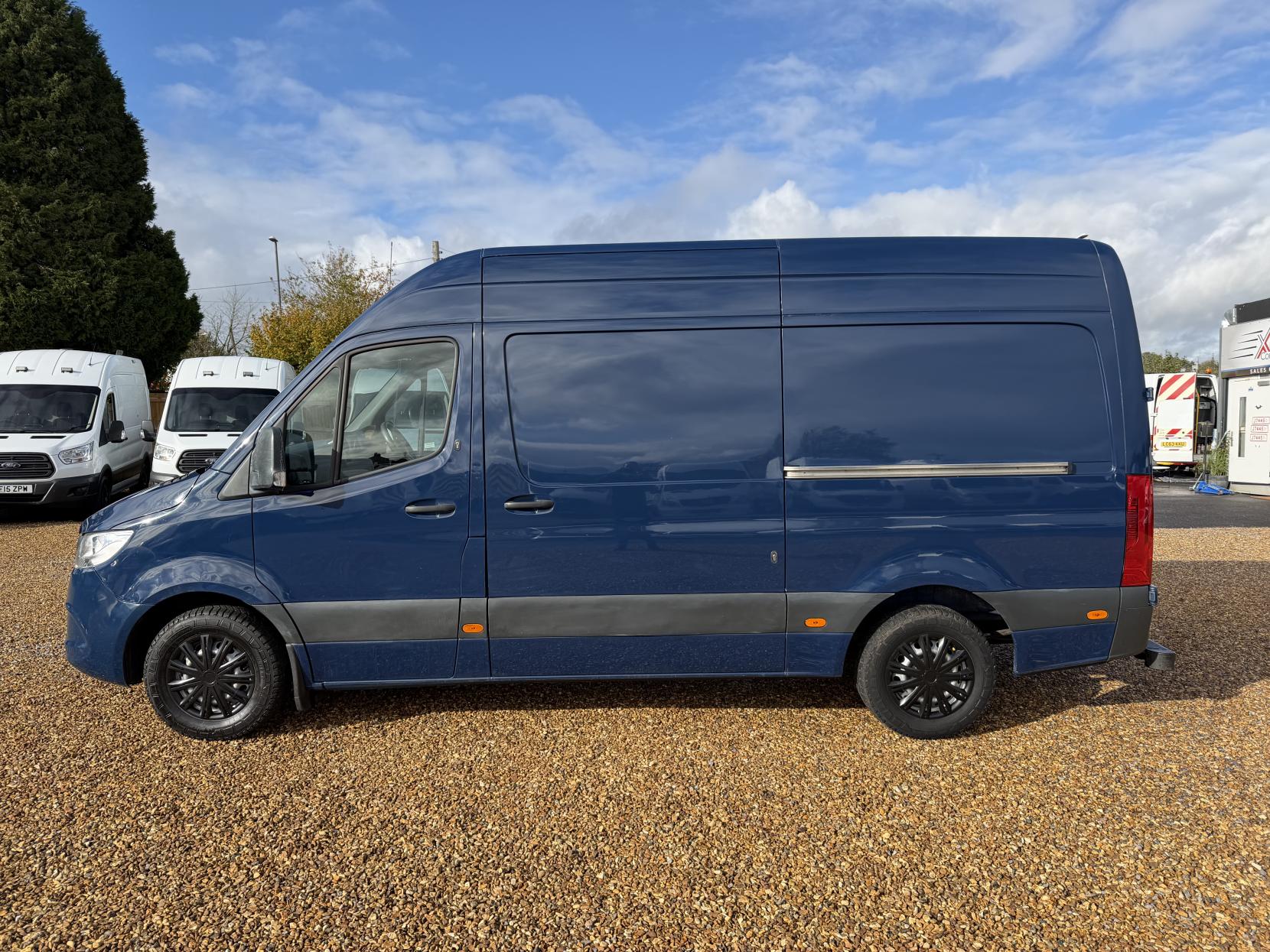 Mercedes-Benz Sprinter 2.1 316 CDI Panel Van 5dr Diesel Manual RWD L2 H2 Euro 6 (163 ps)