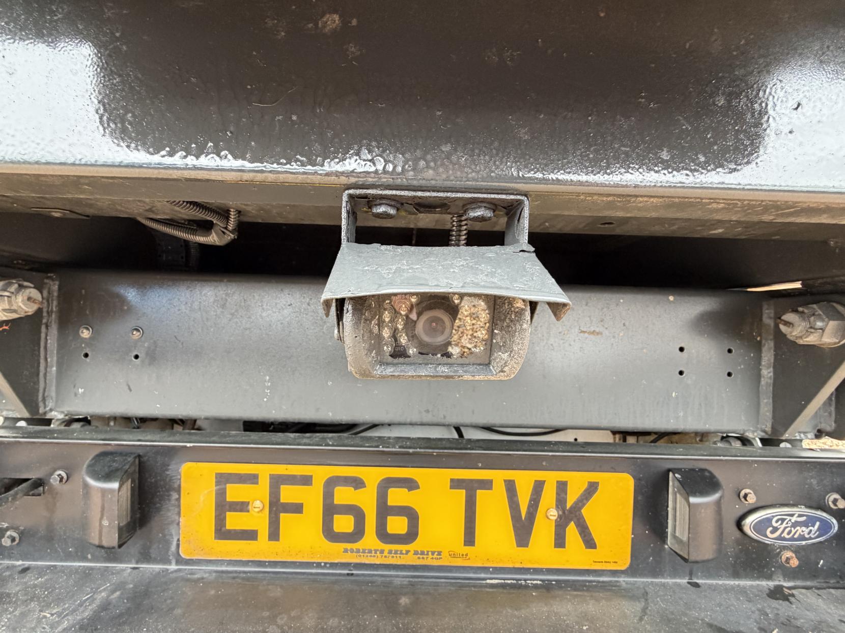 Ford Transit 2.2 TDCi 350 Chassis Double Cab 4dr Diesel Manual RWD L3 H1 Euro 5 (DRW) (100 ps)