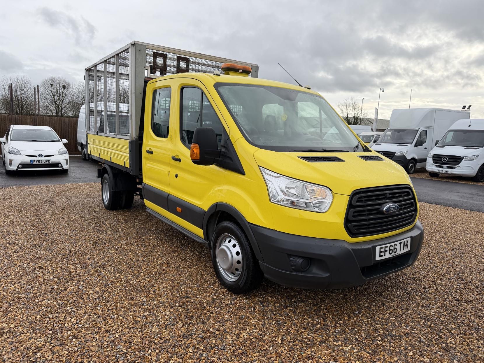 Ford Transit 2.2 TDCi 350 Chassis Double Cab 4dr Diesel Manual RWD L3 H1 Euro 5 (DRW) (100 ps)