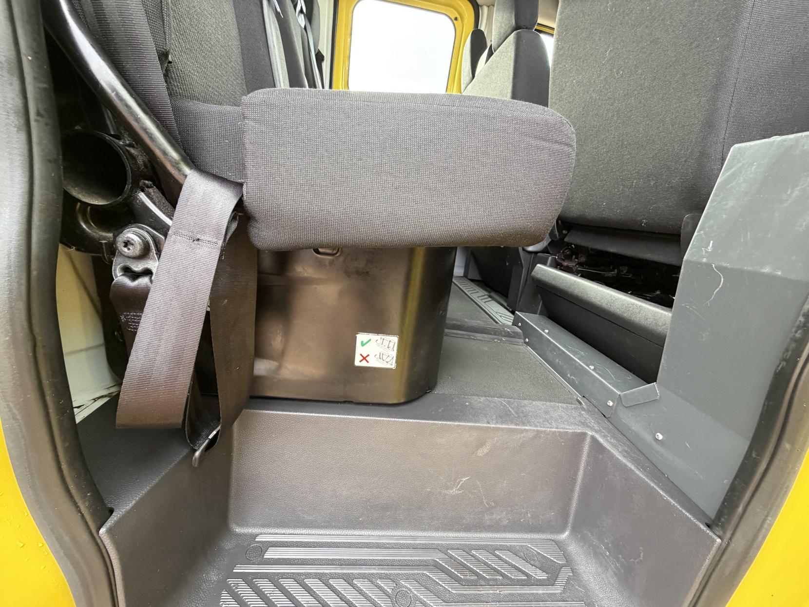 Ford Transit 2.2 TDCi 350 Chassis Double Cab 4dr Diesel Manual RWD L3 H1 Euro 5 (DRW) (100 ps)