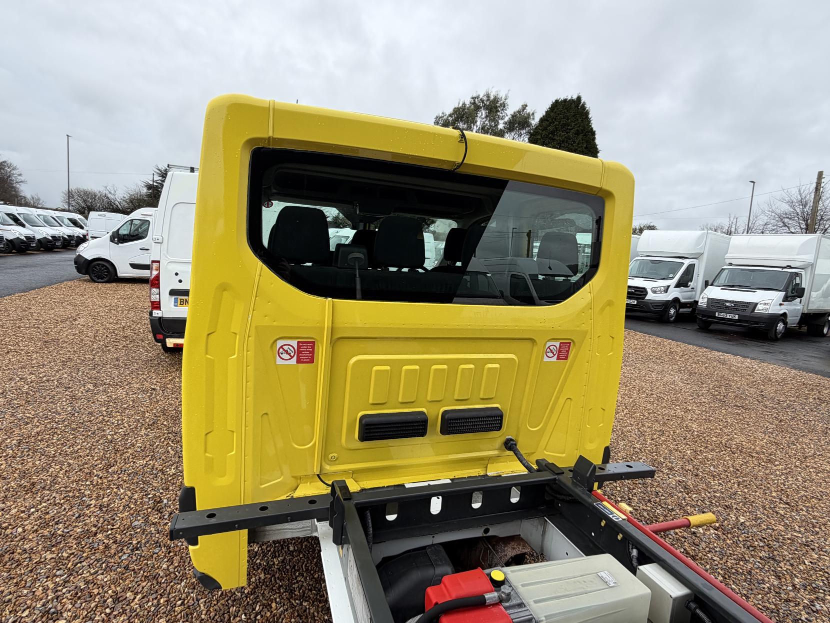 Ford Transit 2.2 TDCi 350 Chassis Double Cab 4dr Diesel Manual RWD L3 H1 Euro 5 (DRW) (100 ps)