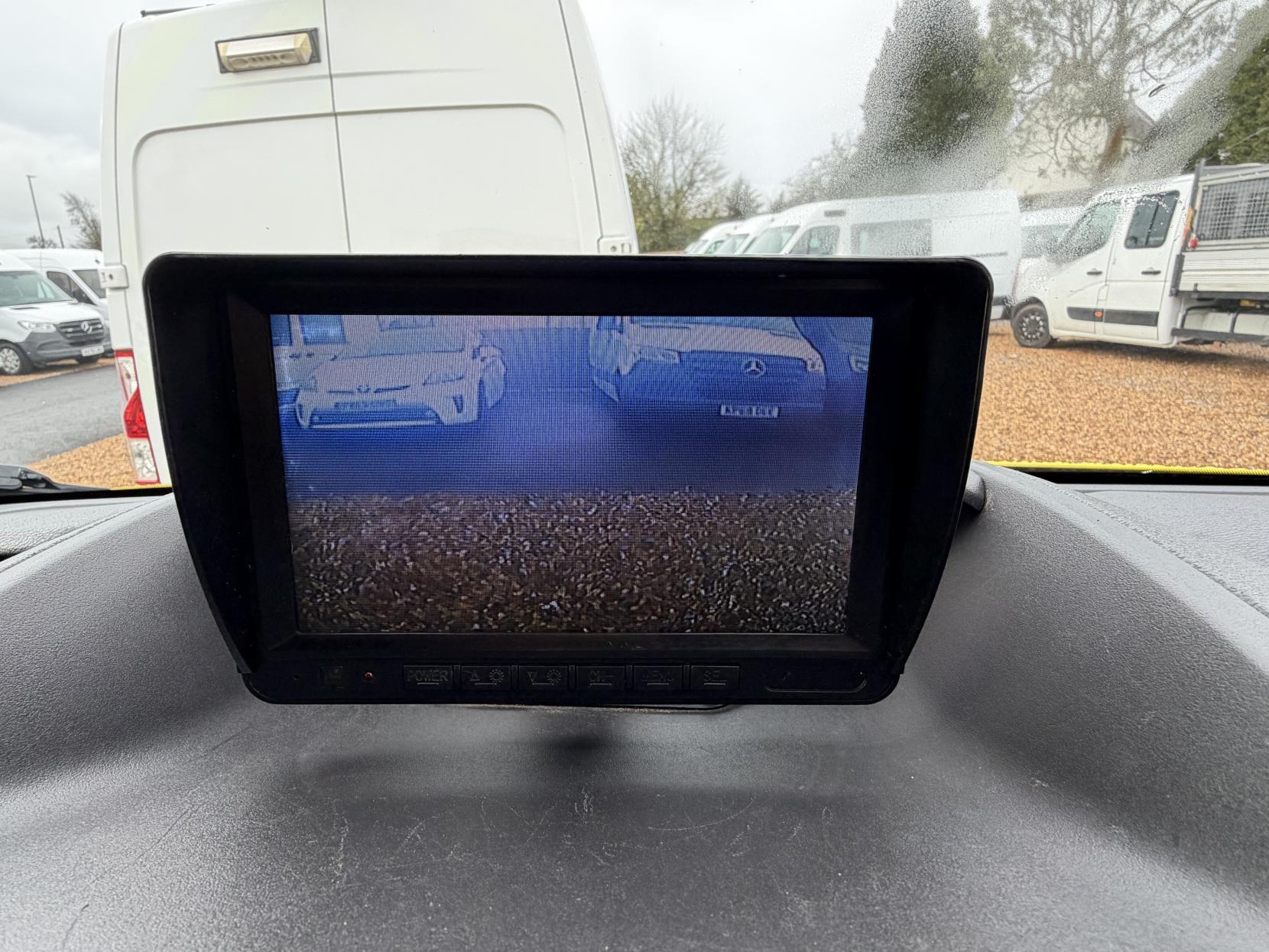 Ford Transit 2.2 TDCi 350 Chassis Double Cab 4dr Diesel Manual RWD L3 H1 Euro 5 (DRW) (100 ps)