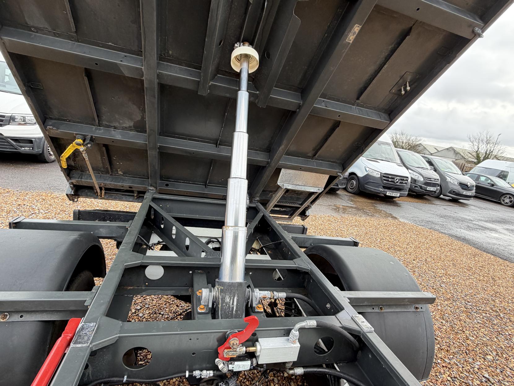 Ford Transit 2.2 TDCi 350 Chassis Double Cab 4dr Diesel Manual RWD L3 H1 Euro 5 (DRW) (100 ps)