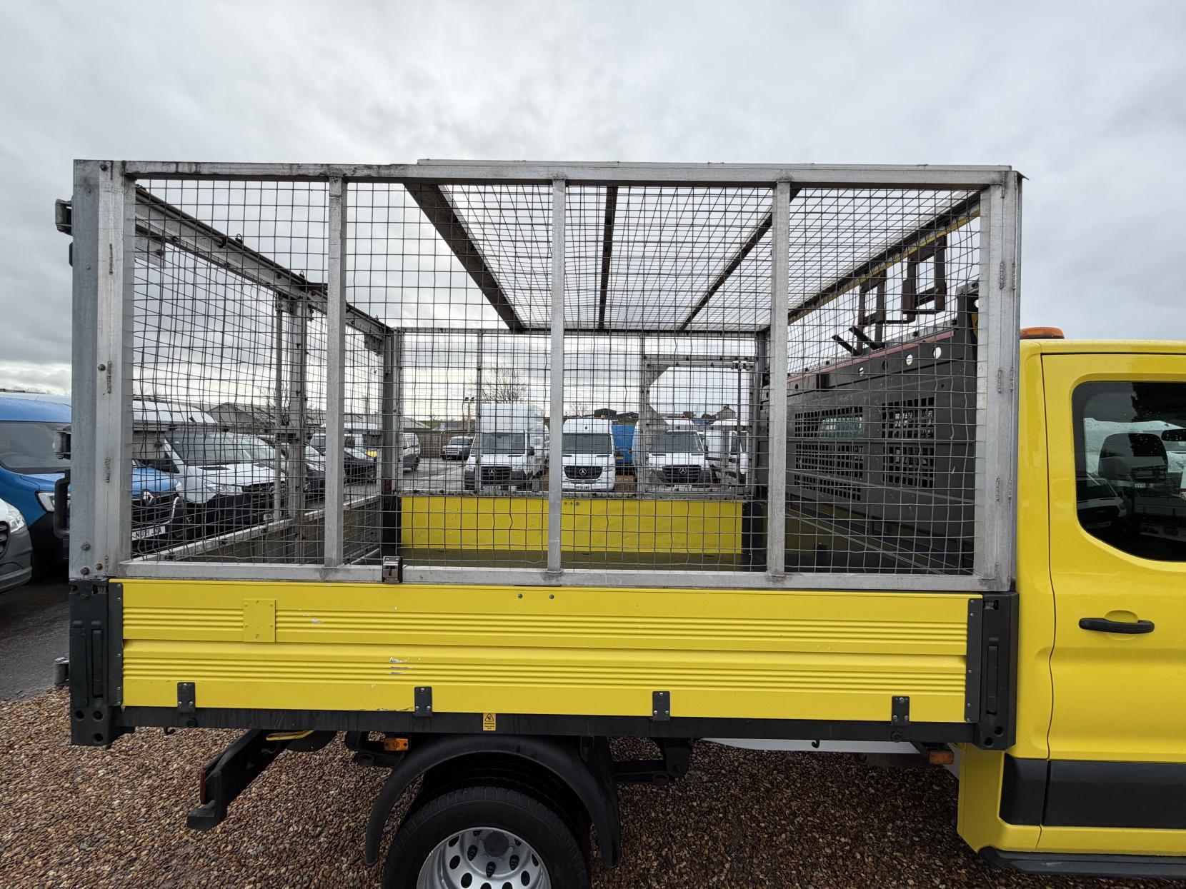 Ford Transit 2.2 TDCi 350 Chassis Double Cab 4dr Diesel Manual RWD L3 H1 Euro 5 (DRW) (100 ps)