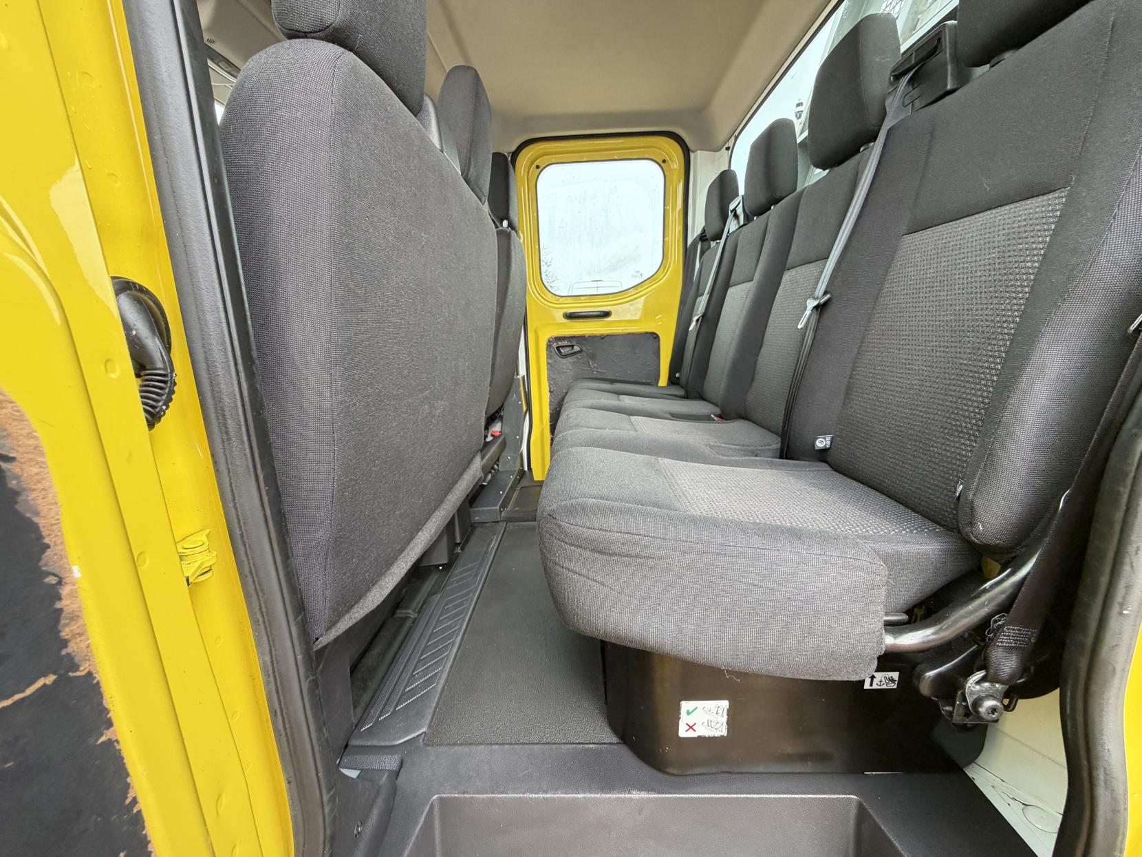 Ford Transit 2.2 TDCi 350 Chassis Double Cab 4dr Diesel Manual RWD L3 H1 Euro 5 (DRW) (100 ps)