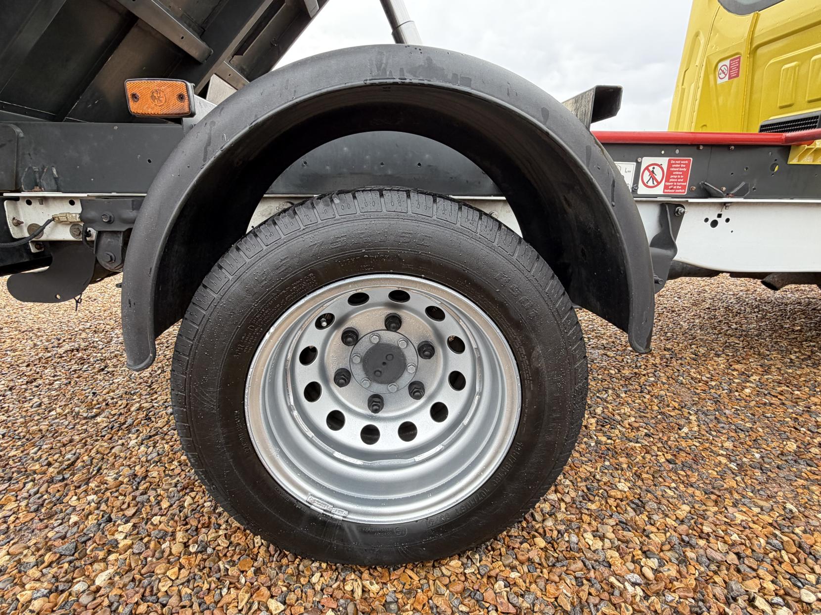 Ford Transit 2.2 TDCi 350 Chassis Double Cab 4dr Diesel Manual RWD L3 H1 Euro 5 (DRW) (100 ps)