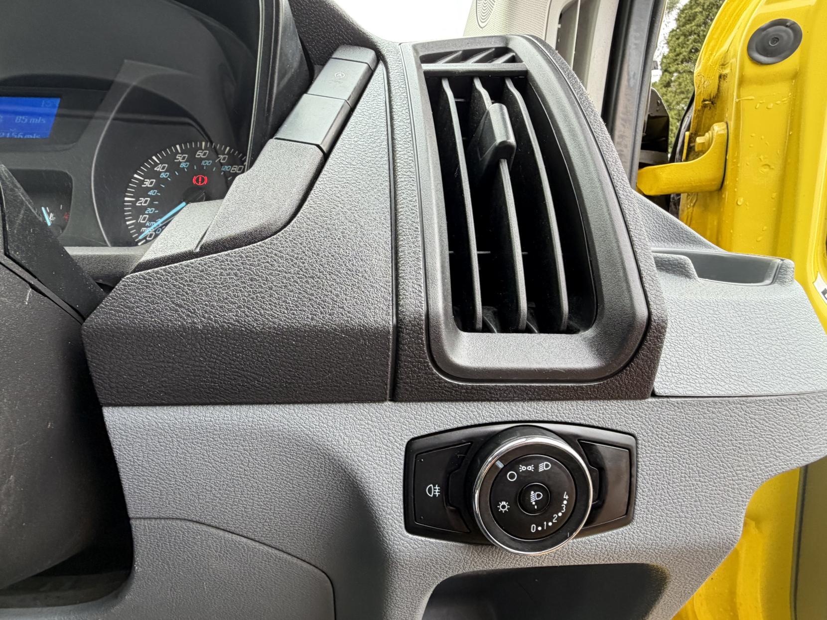 Ford Transit 2.2 TDCi 350 Chassis Double Cab 4dr Diesel Manual RWD L3 H1 Euro 5 (DRW) (100 ps)