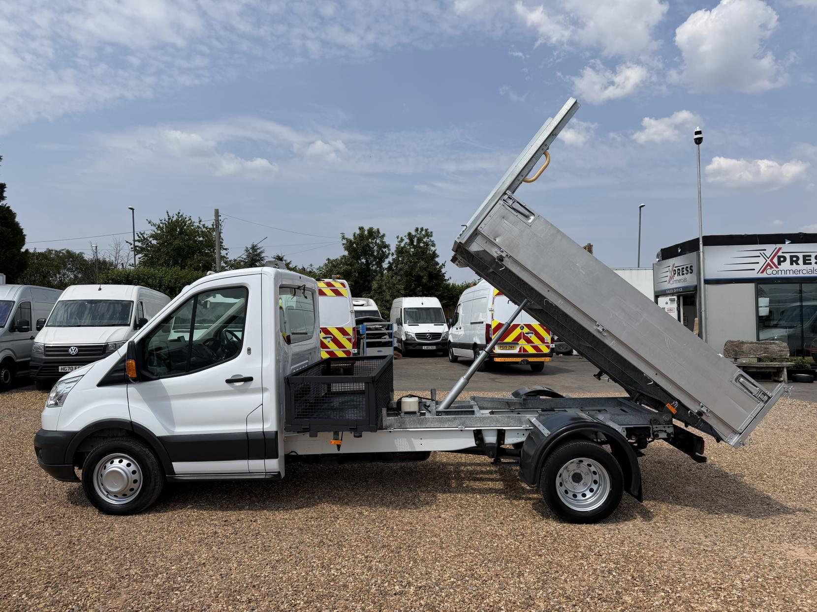 2017 Ford Transit 2.2 TDCi 350 Chassis Cab 2dr Diesel Manual RWD L3 H1 Euro 5 (DRW) (100 ps) - Thumbnail 8