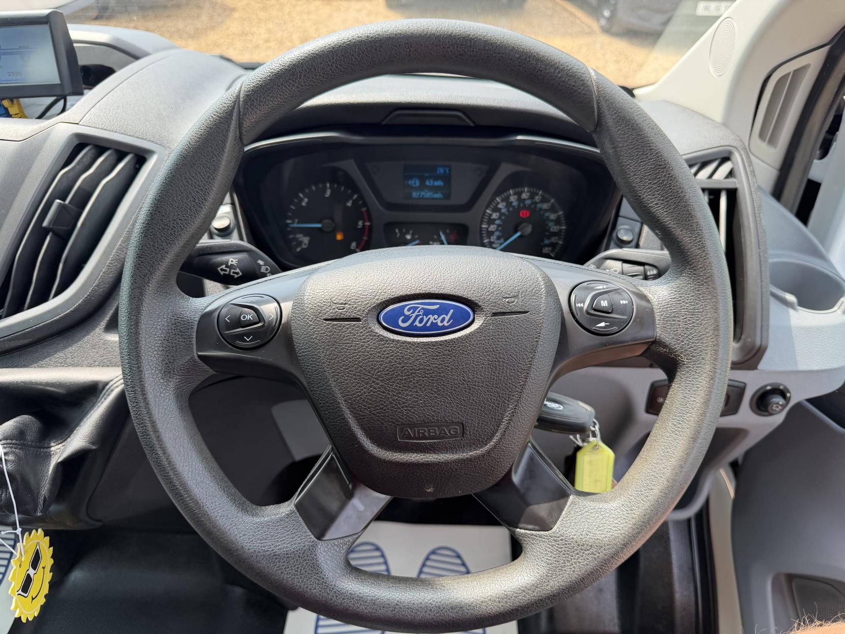 2017 Ford Transit 2.2 TDCi 350 Chassis Cab 2dr Diesel Manual RWD L3 H1 Euro 5 (DRW) (100 ps) - Thumbnail 38