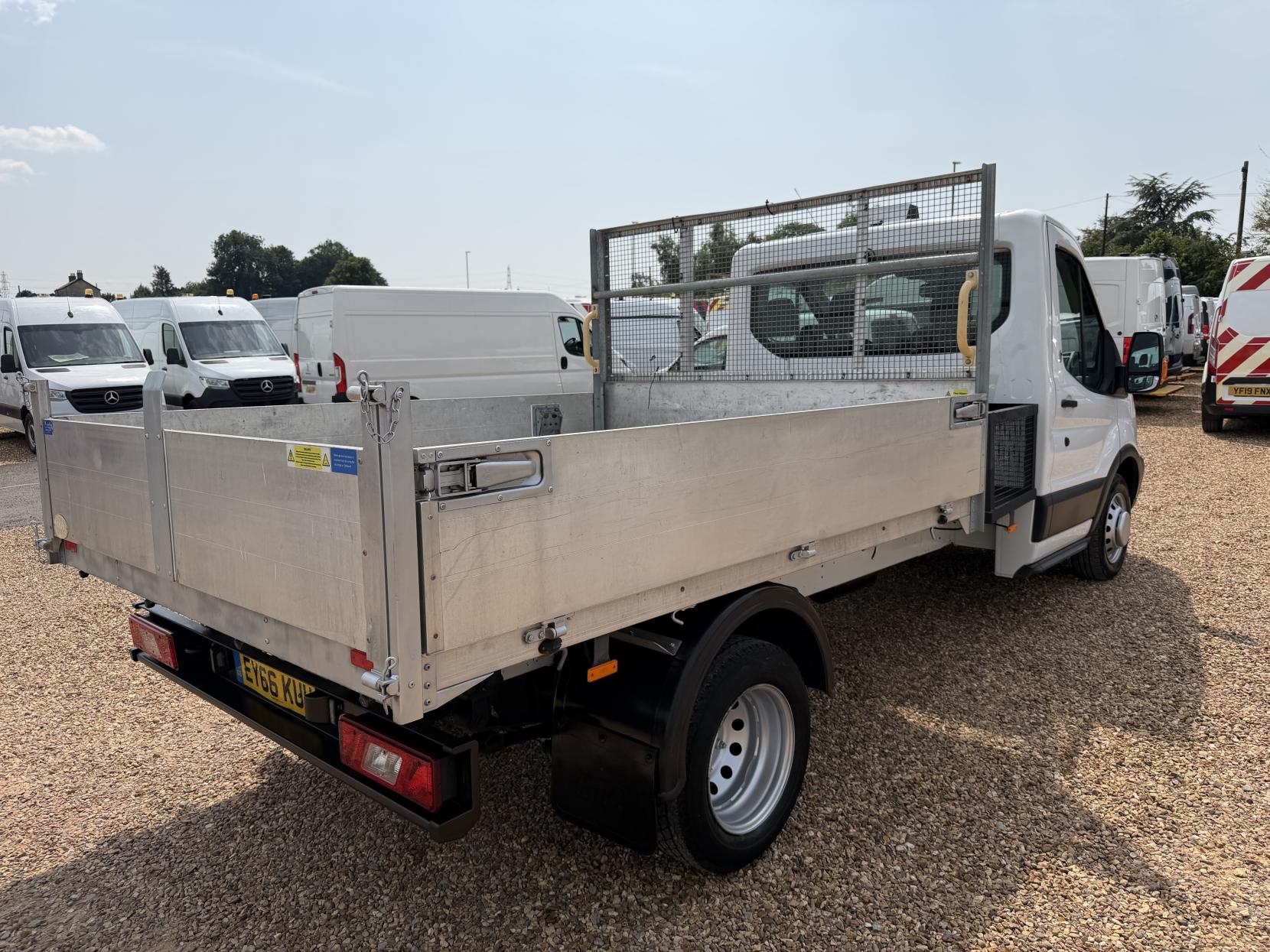 2017 Ford Transit 2.2 TDCi 350 Chassis Cab 2dr Diesel Manual RWD L3 H1 Euro 5 (DRW) (100 ps) - Thumbnail 51