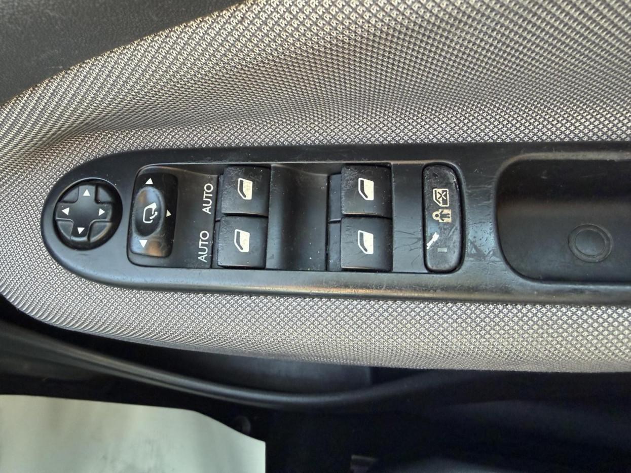 2010 Citroen C3 Picasso 1.6 HDi Airdream + MPV 5dr Diesel Manual Euro 5 (90 ps) - Thumbnail 26