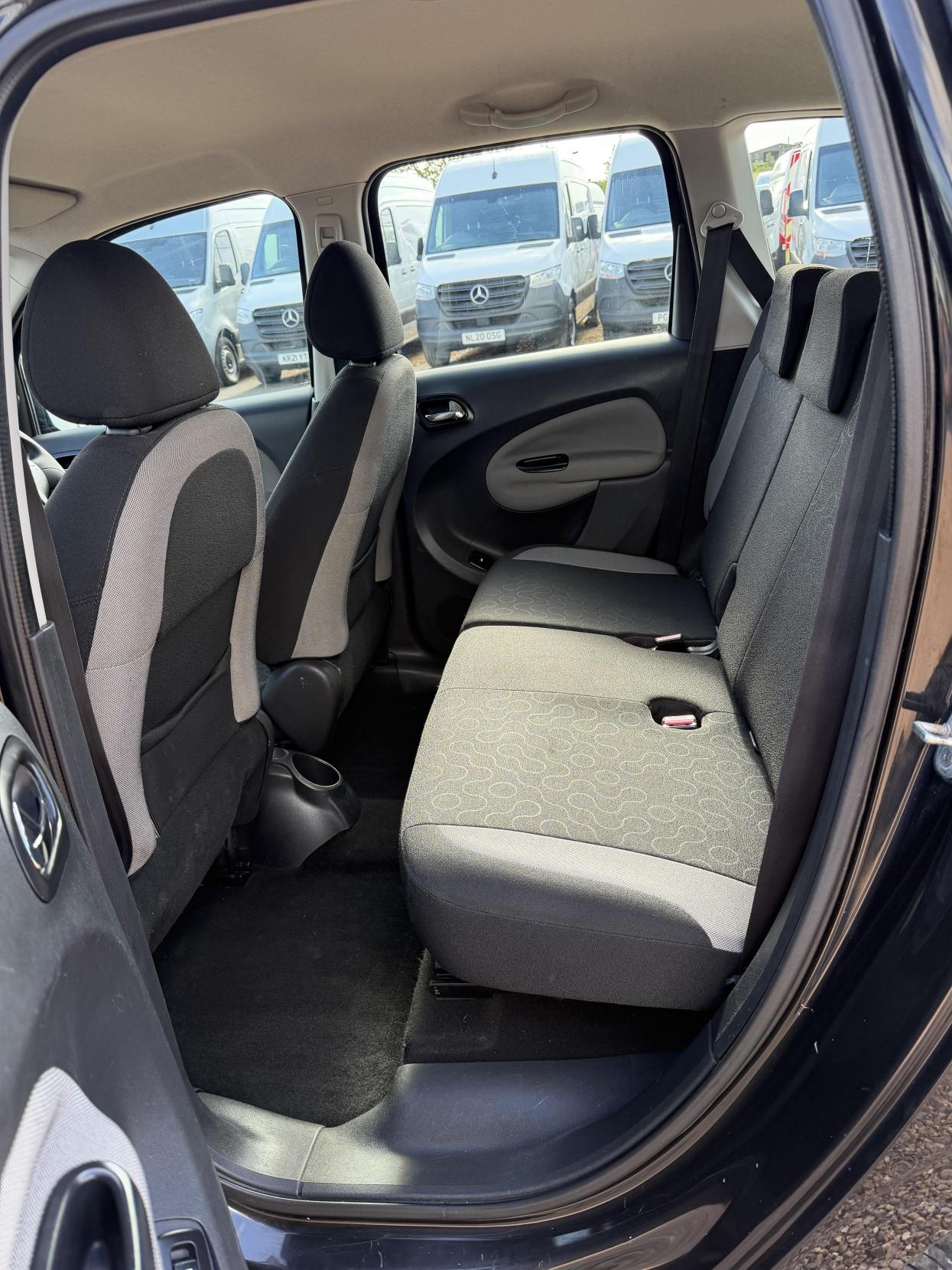 2010 Citroen C3 Picasso 1.6 HDi Airdream + MPV 5dr Diesel Manual Euro 5 (90 ps) - Thumbnail 34