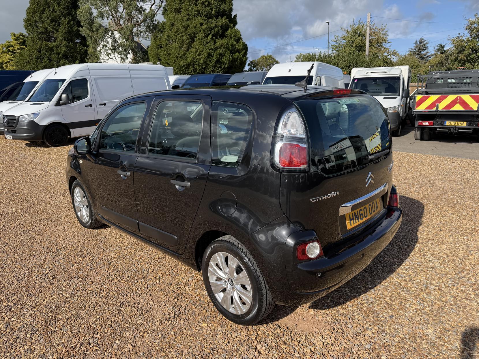 2010 Citroen C3 Picasso 1.6 HDi Airdream + MPV 5dr Diesel Manual Euro 5 (90 ps) - Thumbnail 9