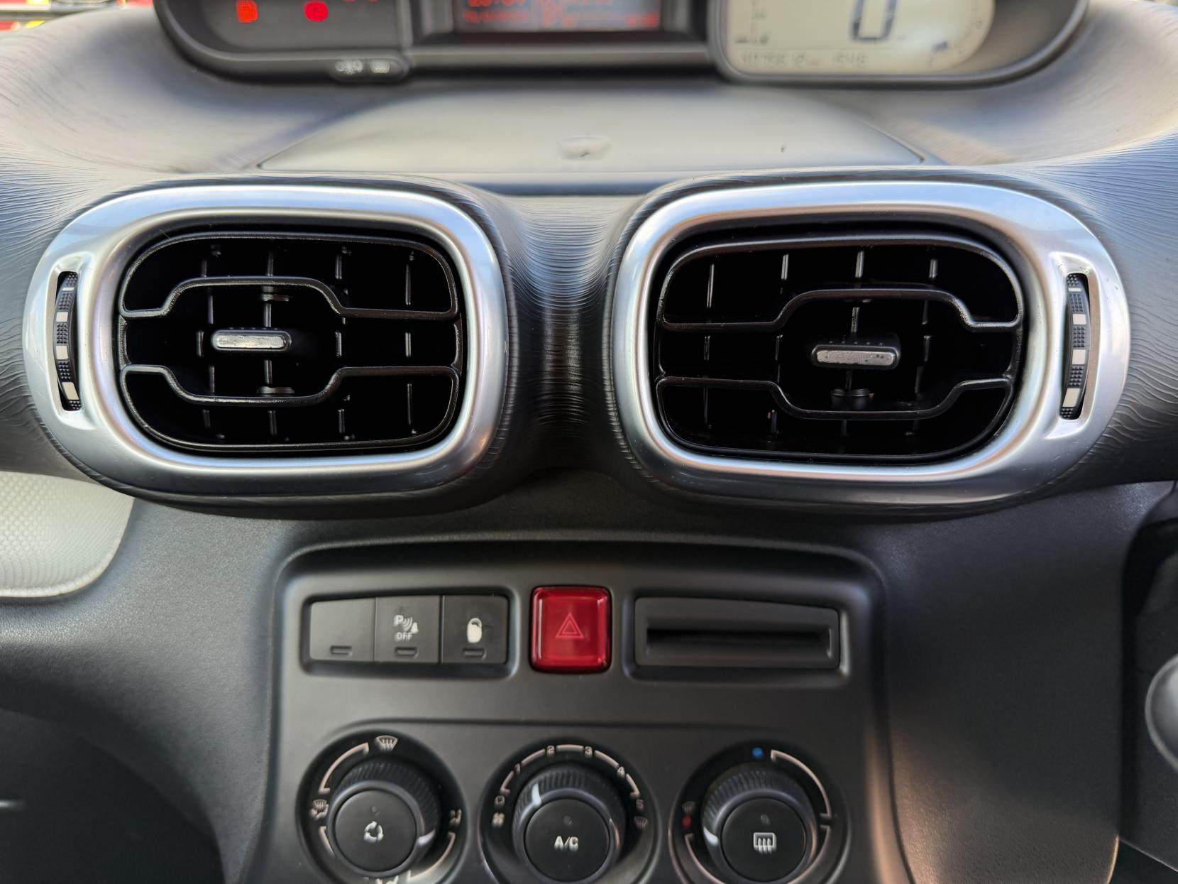 2010 Citroen C3 Picasso 1.6 HDi Airdream + MPV 5dr Diesel Manual Euro 5 (90 ps) - Thumbnail 22