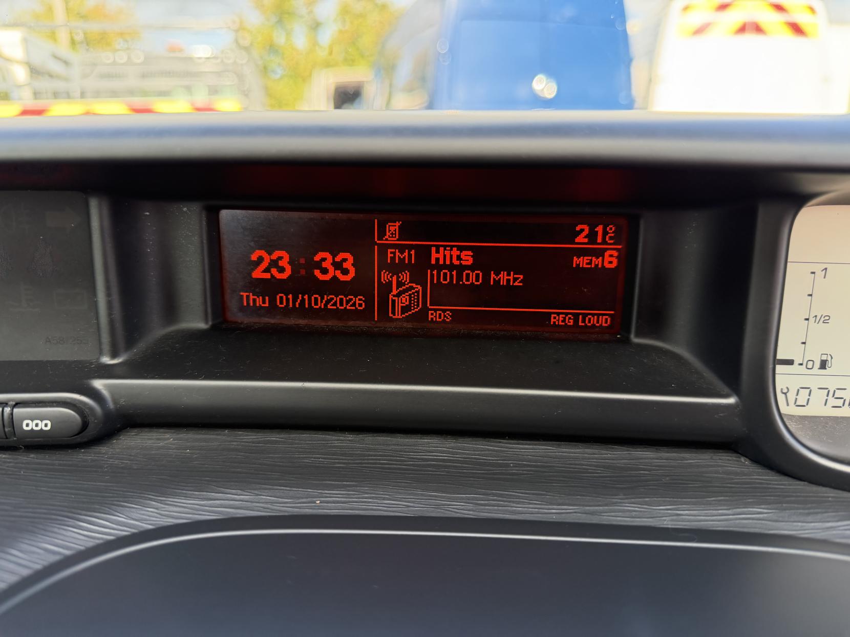 2010 Citroen C3 Picasso 1.6 HDi Airdream + MPV 5dr Diesel Manual Euro 5 (90 ps) - Thumbnail 25