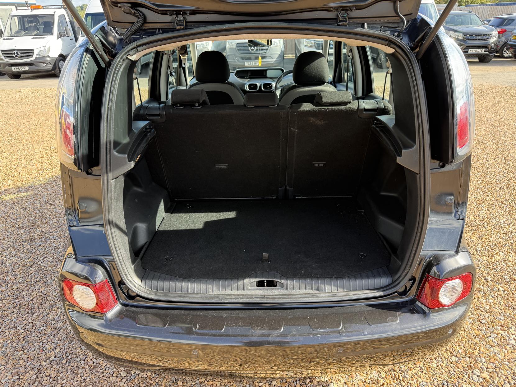 2010 Citroen C3 Picasso 1.6 HDi Airdream + MPV 5dr Diesel Manual Euro 5 (90 ps) - Thumbnail 3