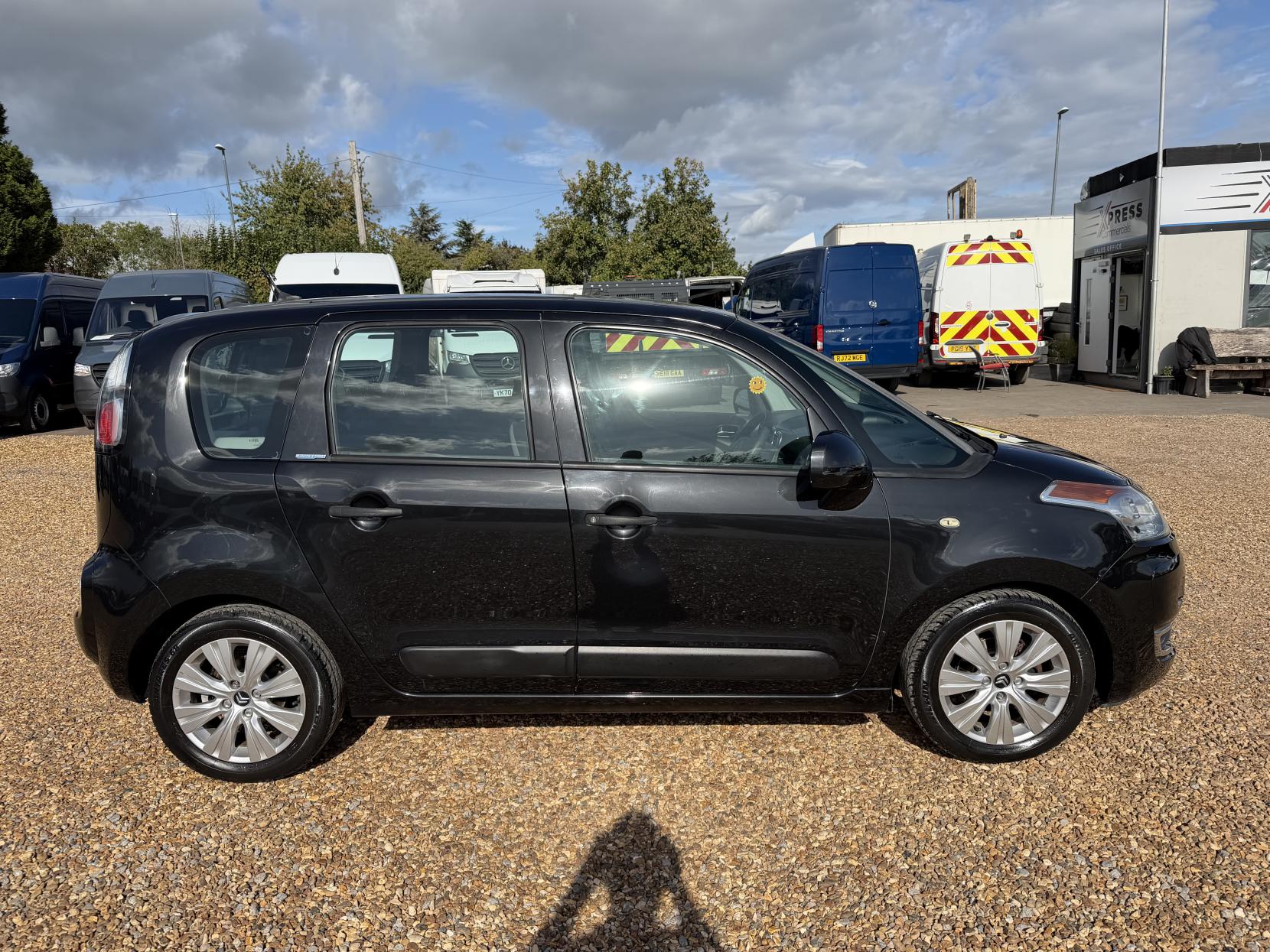 2010 Citroen C3 Picasso 1.6 HDi Airdream + MPV 5dr Diesel Manual Euro 5 (90 ps) - Thumbnail 13