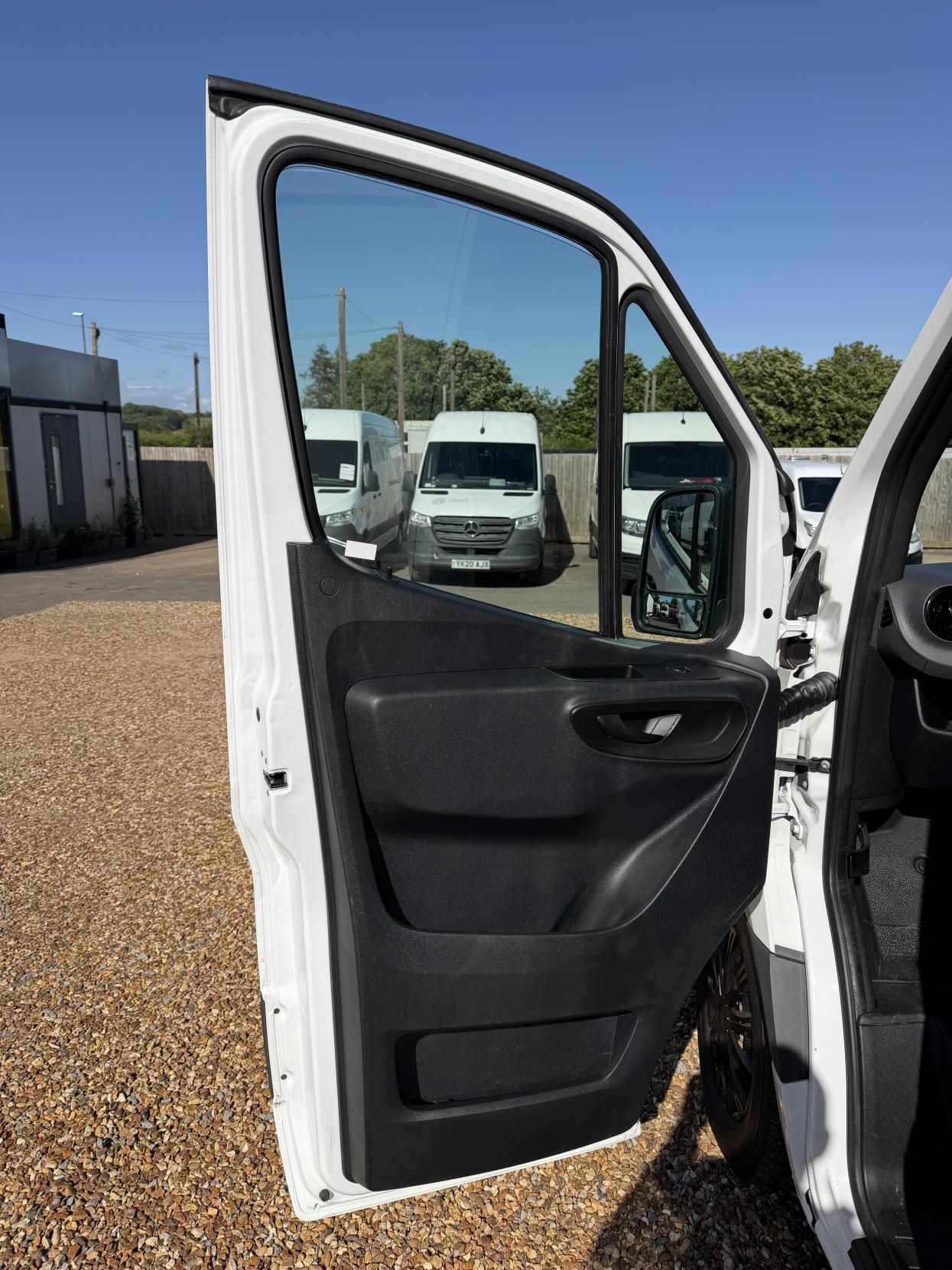 2019 Mercedes-Benz Sprinter 2.1 311 CDI Panel Van 5dr Diesel Manual RWD L3 H2 Euro 6 (114 ps) - Thumbnail 19
