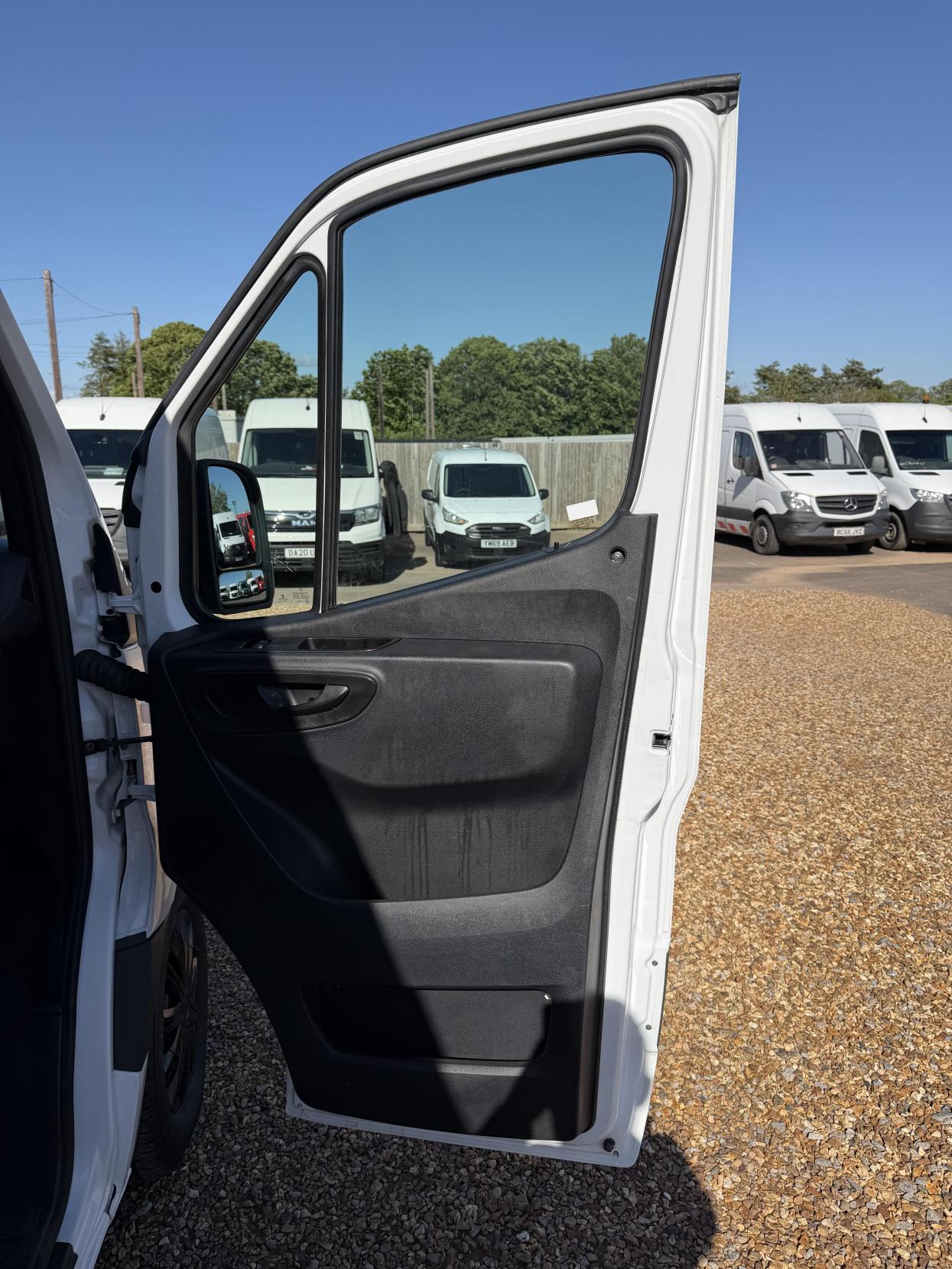 2019 Mercedes-Benz Sprinter 2.1 311 CDI Panel Van 5dr Diesel Manual RWD L3 H2 Euro 6 (114 ps) - Thumbnail 16