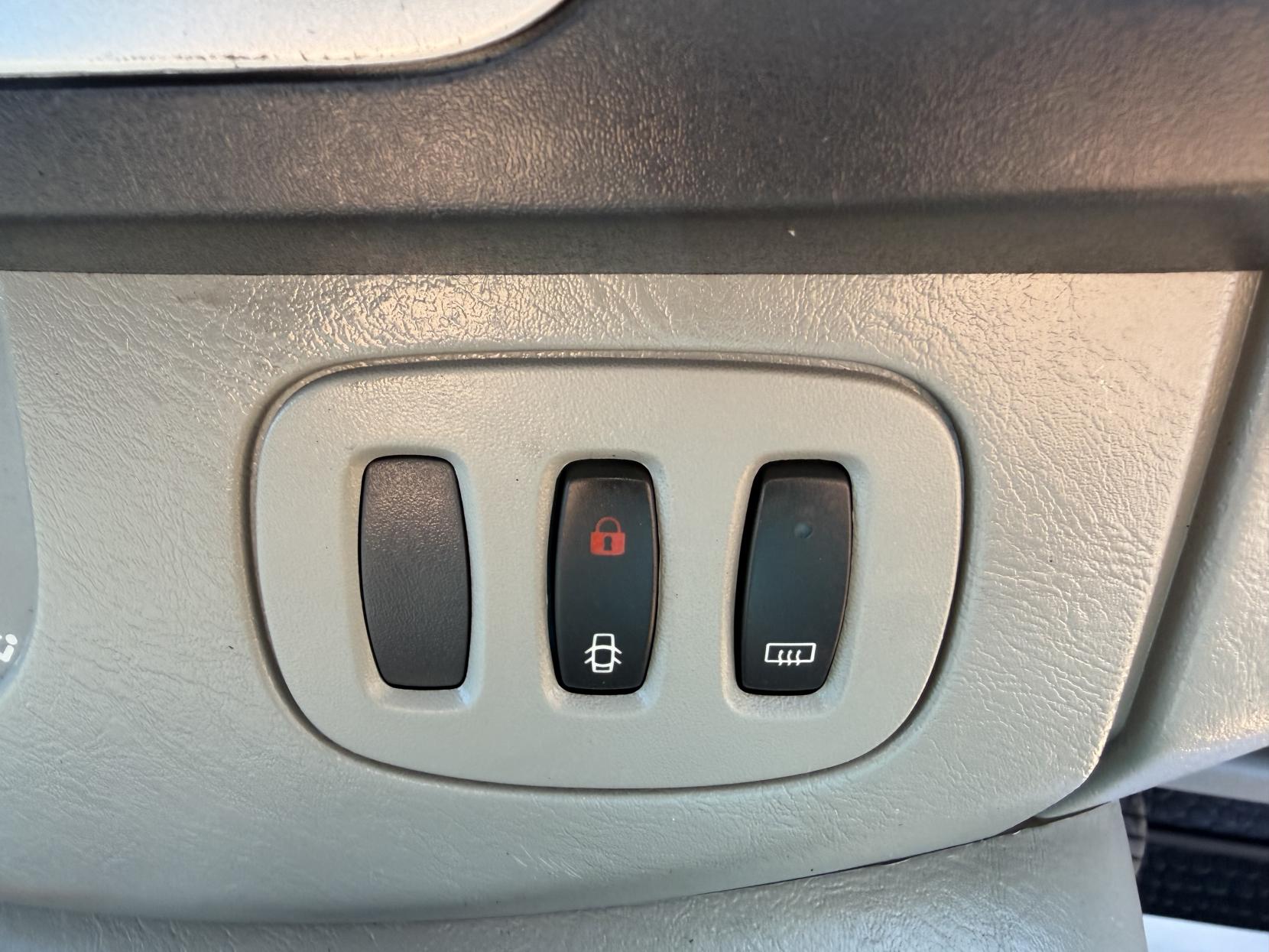 2011 Vauxhall Vivaro 2.0 CDTi Sportive Panel Van 4dr Diesel Manual FWD L1 (195 g/km, 113 bhp) - Thumbnail 48