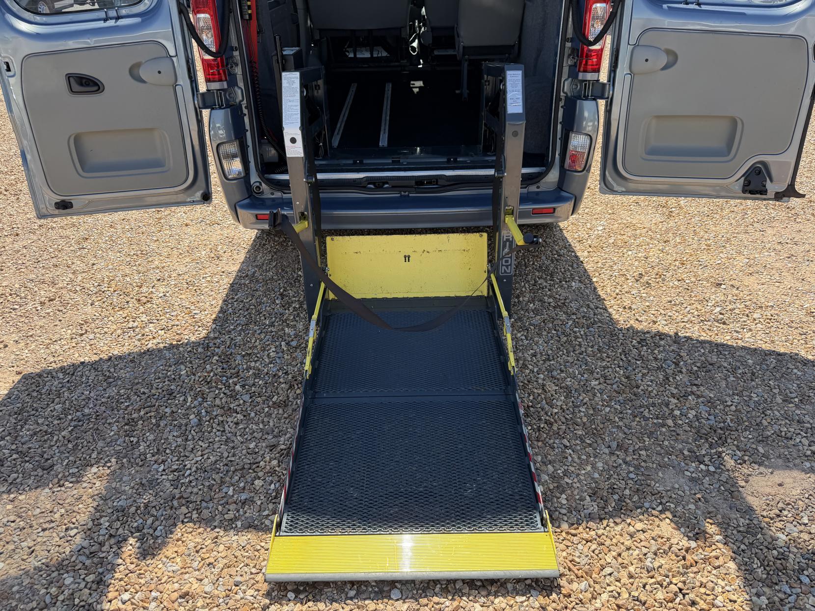 2011 Vauxhall Vivaro 2.0 CDTi Sportive Panel Van 4dr Diesel Manual FWD L1 (195 g/km, 113 bhp) - Thumbnail 31