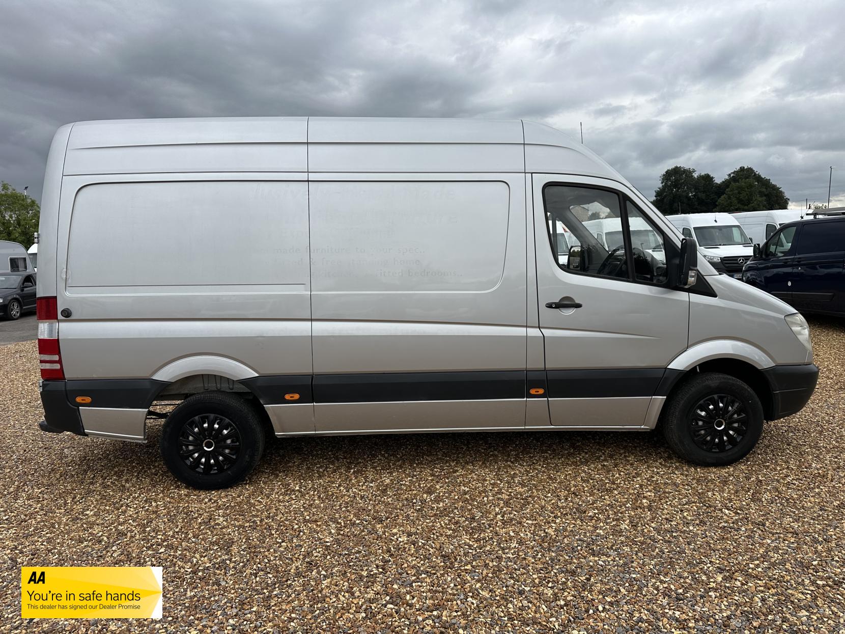 Mercedes-Benz Sprinter 2.1 311 CDi Panel Van 5dr Diesel Manual RWD L2 (109 bhp)