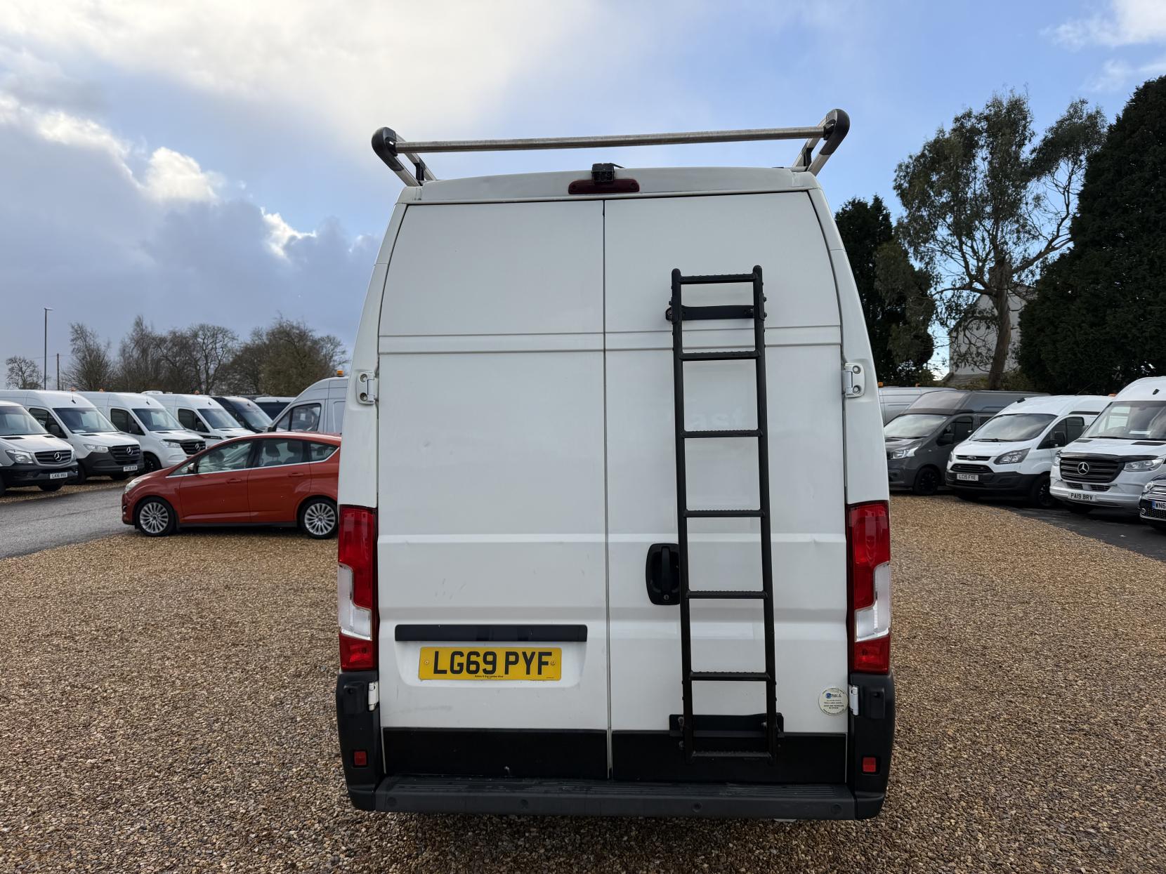 Citroen Relay 2.2 BlueHDi 35 Enterprise Panel Van 5dr Diesel Manual L3 Extra High Roof Euro 6 (s/s) (140 ps)