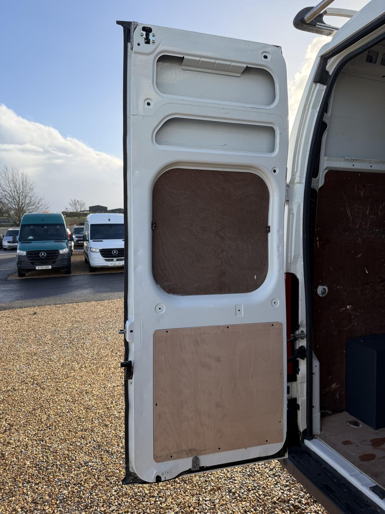 Citroen Relay 2.2 BlueHDi 35 Enterprise Panel Van 5dr Diesel Manual L3 Extra High Roof Euro 6 (s/s) (140 ps)