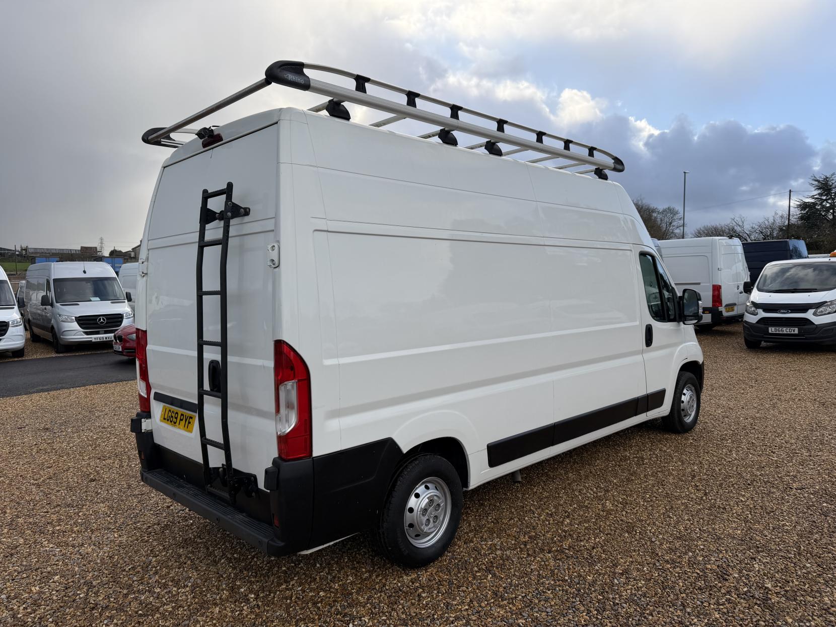 Citroen Relay 2.2 BlueHDi 35 Enterprise Panel Van 5dr Diesel Manual L3 Extra High Roof Euro 6 (s/s) (140 ps)