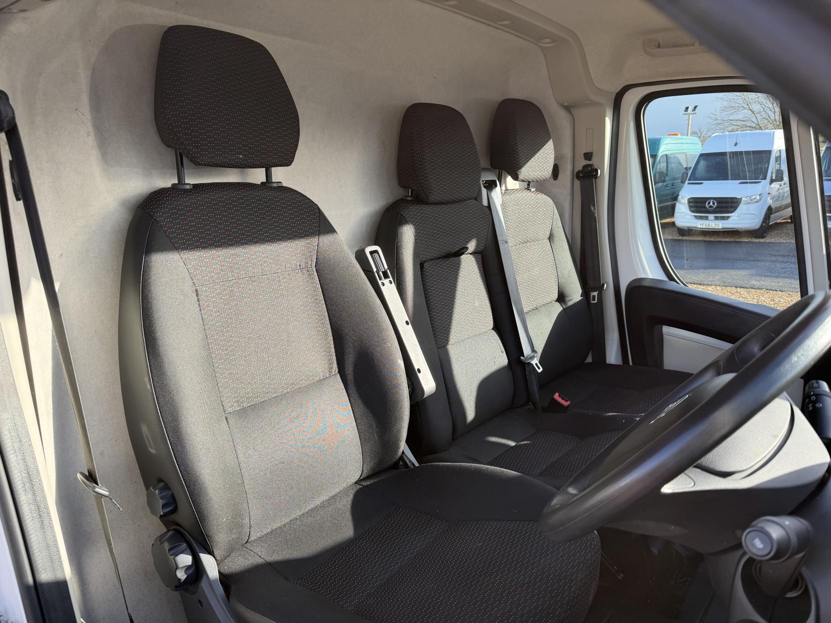 Citroen Relay 2.2 BlueHDi 35 Enterprise Panel Van 5dr Diesel Manual L3 Extra High Roof Euro 6 (s/s) (140 ps)