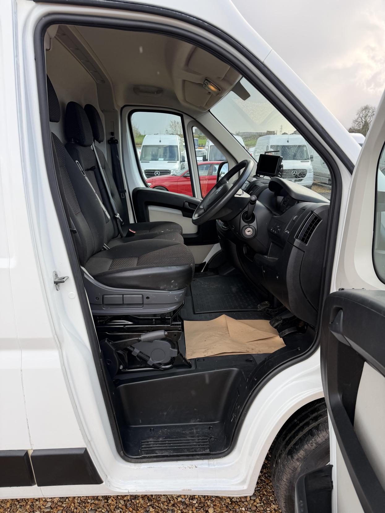 Citroen Relay 2.2 BlueHDi 35 Enterprise Panel Van 5dr Diesel Manual L3 Extra High Roof Euro 6 (s/s) (140 ps)