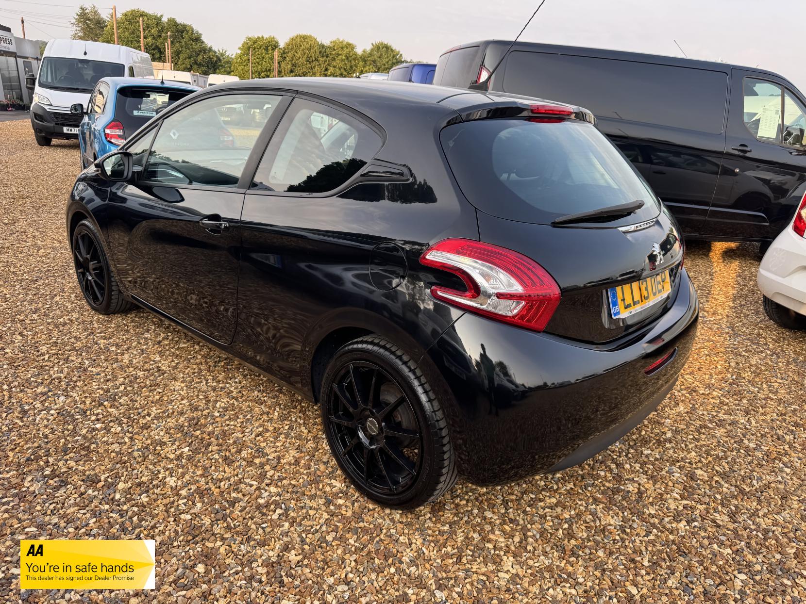 Peugeot 208 1.2 VTi Active Hatchback 3dr Petrol Manual Euro 5 (82 ps)