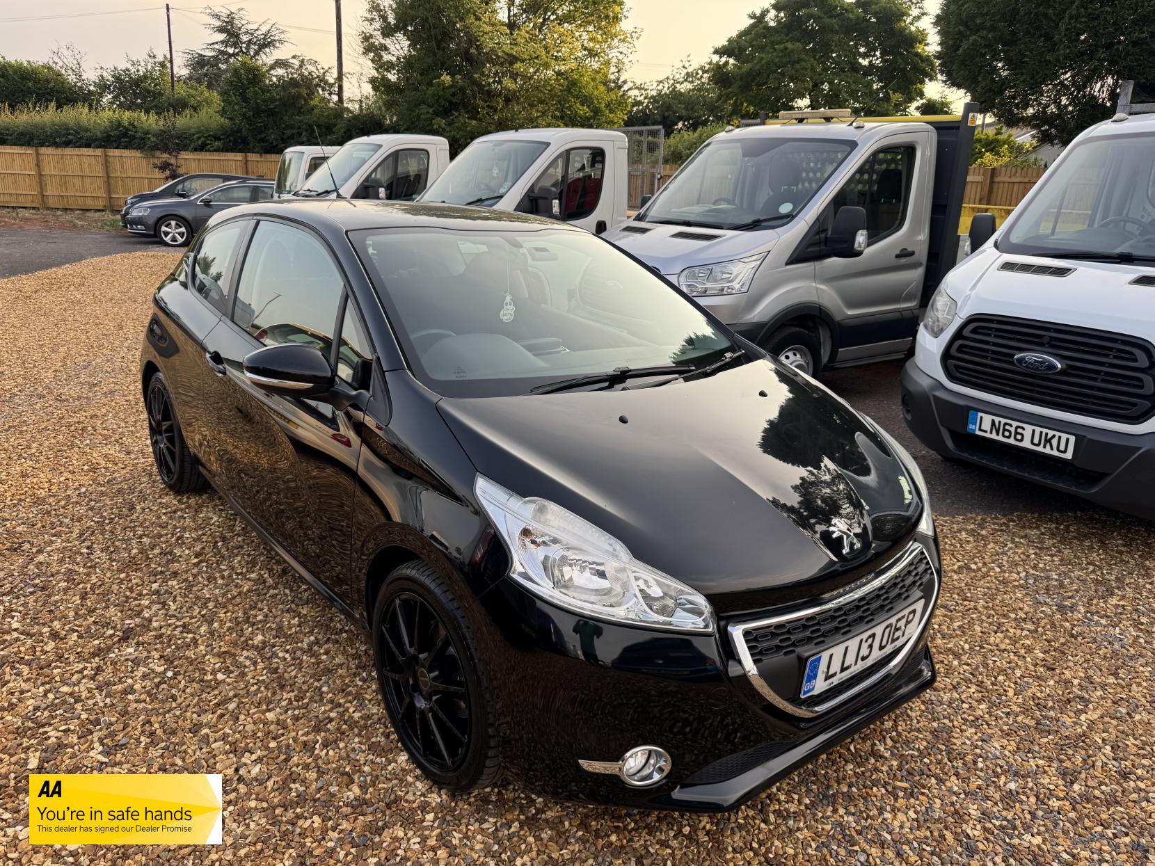 Peugeot 208 1.2 VTi Active Hatchback 3dr Petrol Manual Euro 5 (82 ps)