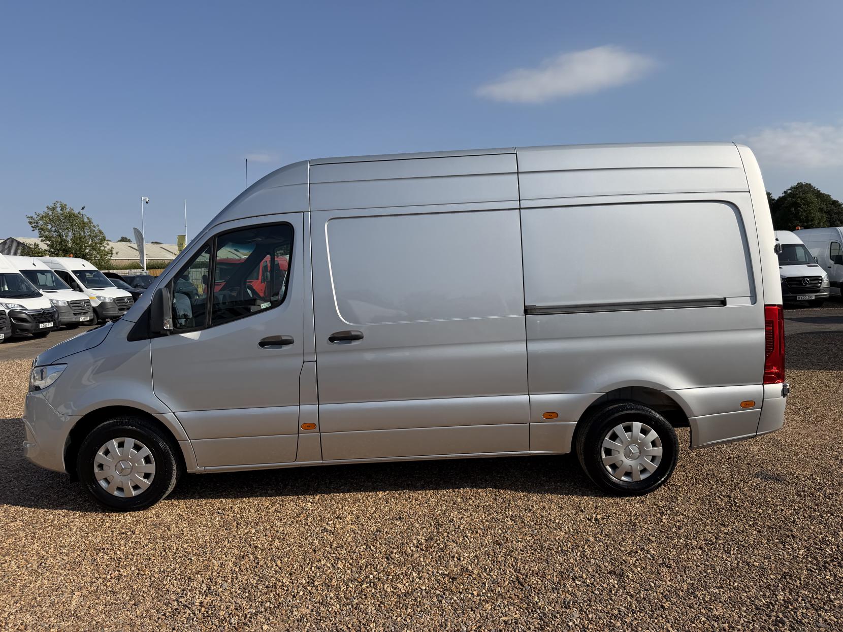 2019 Mercedes-Benz Sprinter 2.1 314 CDI Panel Van 5dr Diesel Manual RWD L2 H2 Euro 6 (143 ps) - Thumbnail 8
