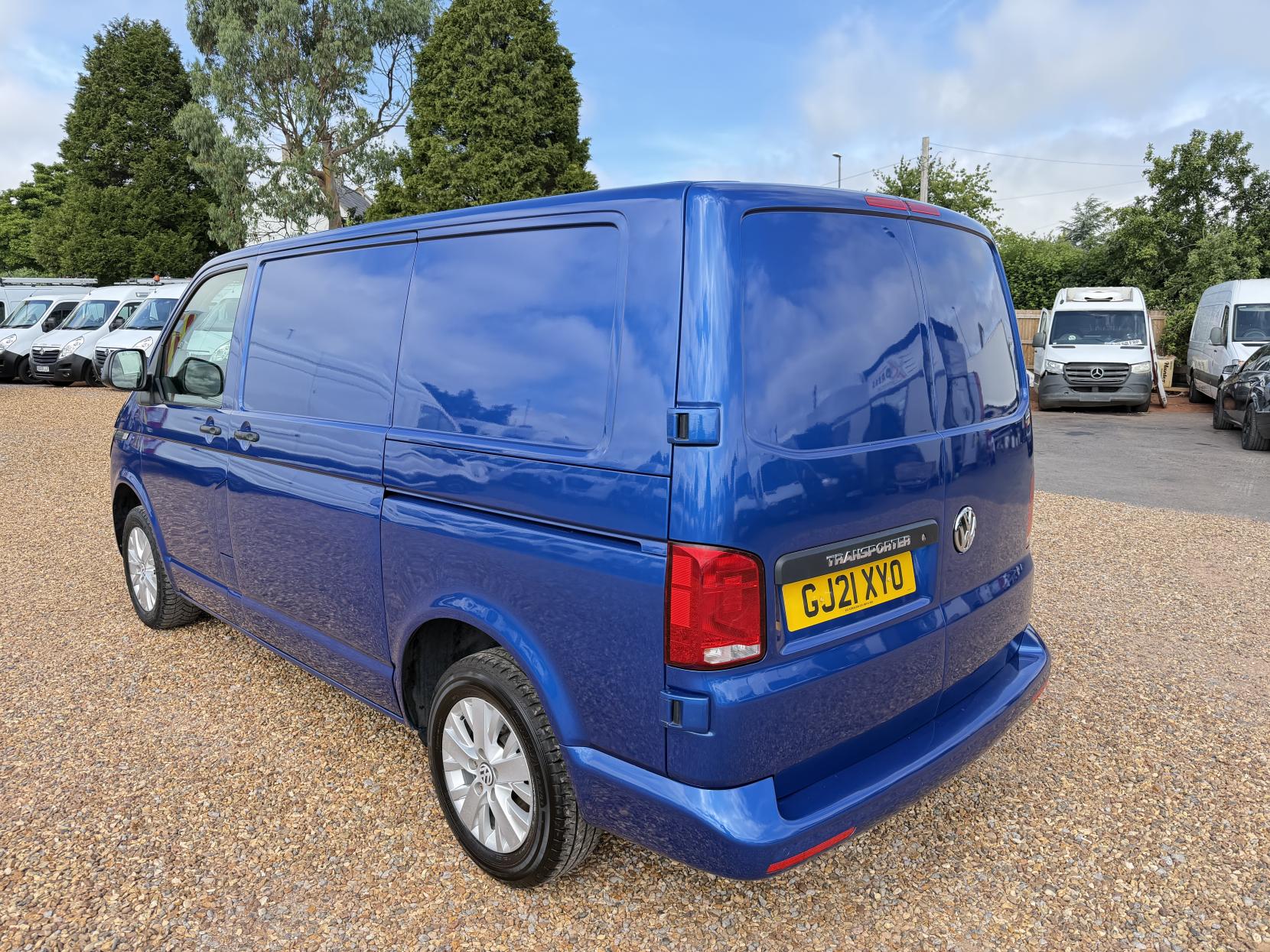 2021 Volkswagen Transporter 2.0 TDI T28 Startline Panel Van 5dr Diesel Manual FWD SWB Euro 6 (s/s) (110 ps) - Thumbnail 9