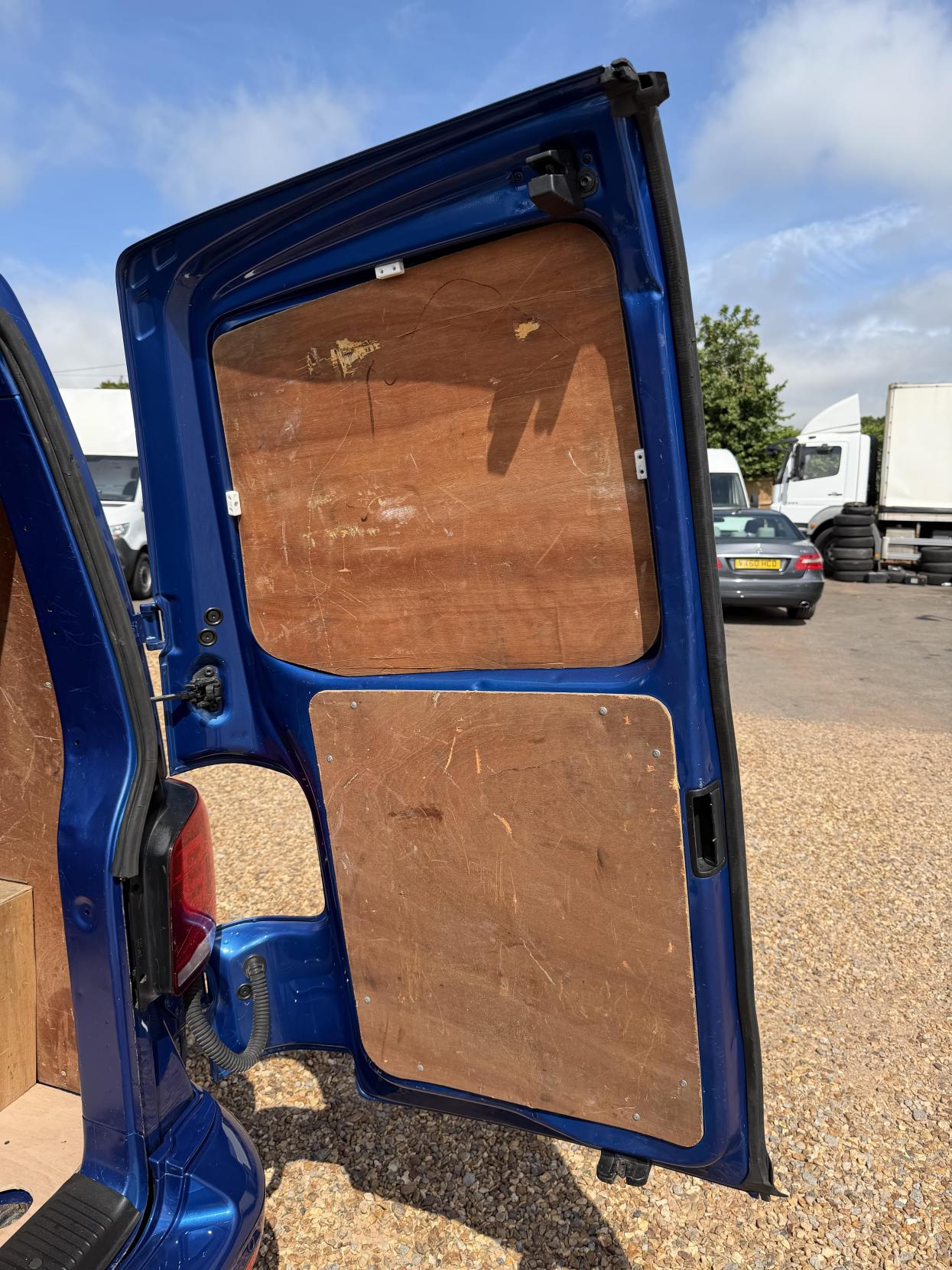 2021 Volkswagen Transporter 2.0 TDI T28 Startline Panel Van 5dr Diesel Manual FWD SWB Euro 6 (s/s) (110 ps) - Thumbnail 32