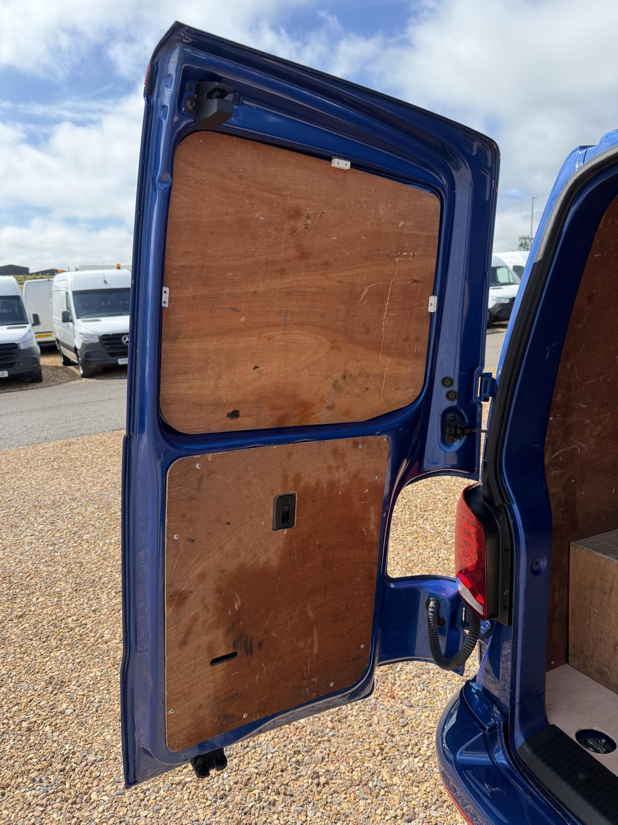 2021 Volkswagen Transporter 2.0 TDI T28 Startline Panel Van 5dr Diesel Manual FWD SWB Euro 6 (s/s) (110 ps) - Thumbnail 25