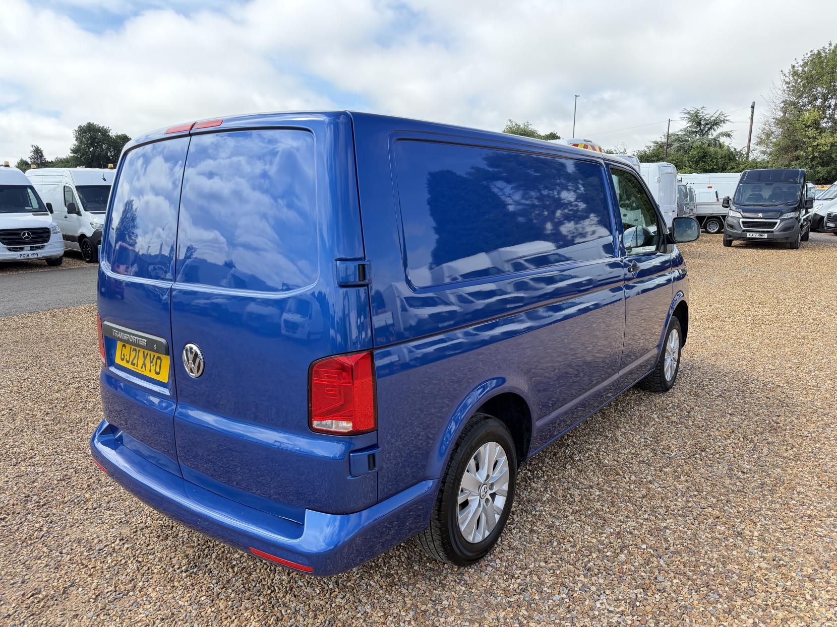 2021 Volkswagen Transporter 2.0 TDI T28 Startline Panel Van 5dr Diesel Manual FWD SWB Euro 6 (s/s) (110 ps) - Thumbnail 11