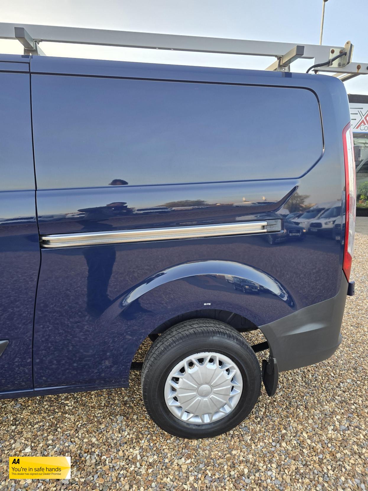 Ford Transit Custom 2.2 TDCi 330 Trend Panel Van 5dr Diesel Manual L2 H1 (197 g/km, 123 bhp)
