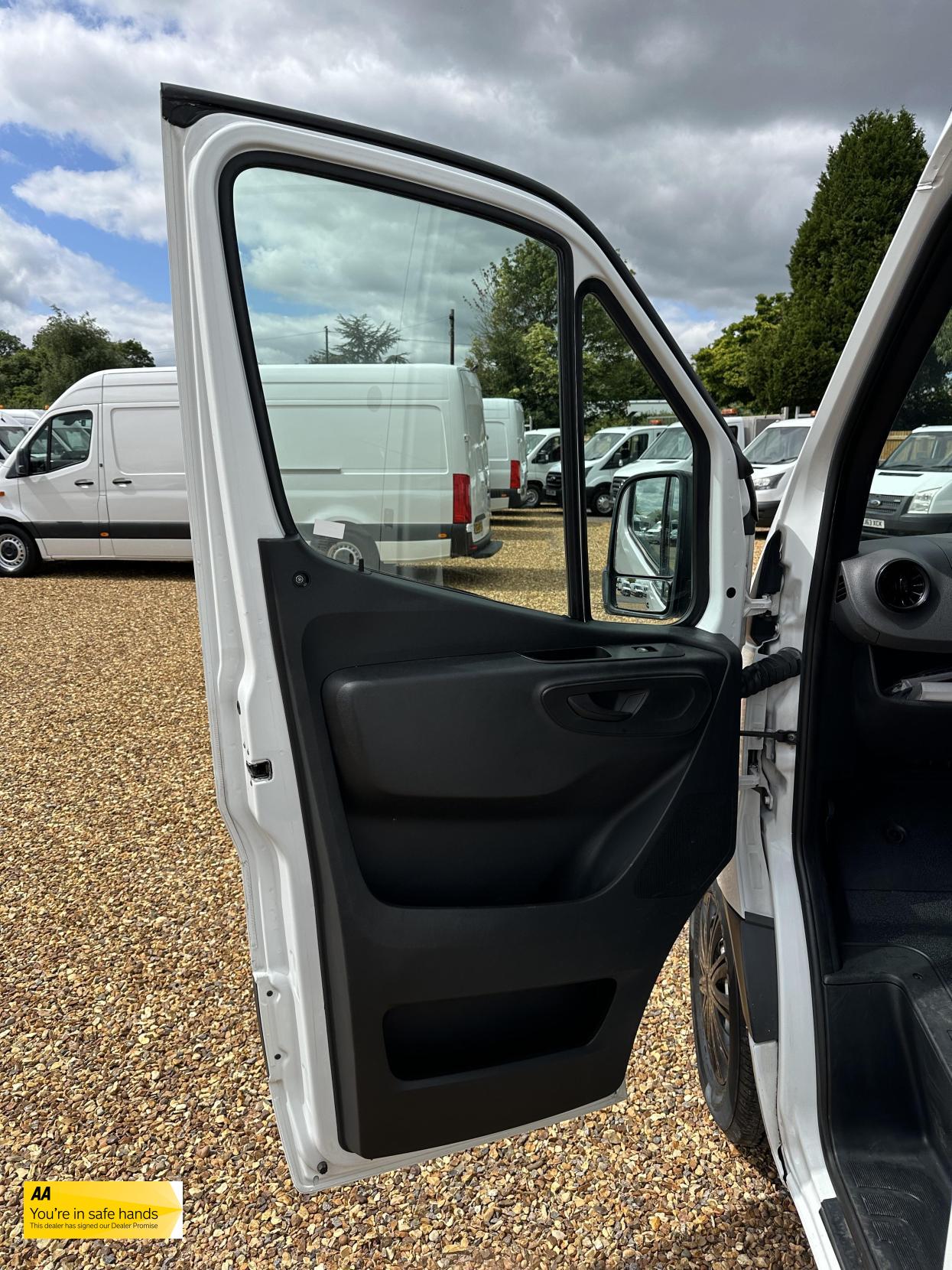 Mercedes-Benz Sprinter 2.1 311 CDI Panel Van 5dr Diesel Manual RWD L3 H2 Euro 6 (114 ps)